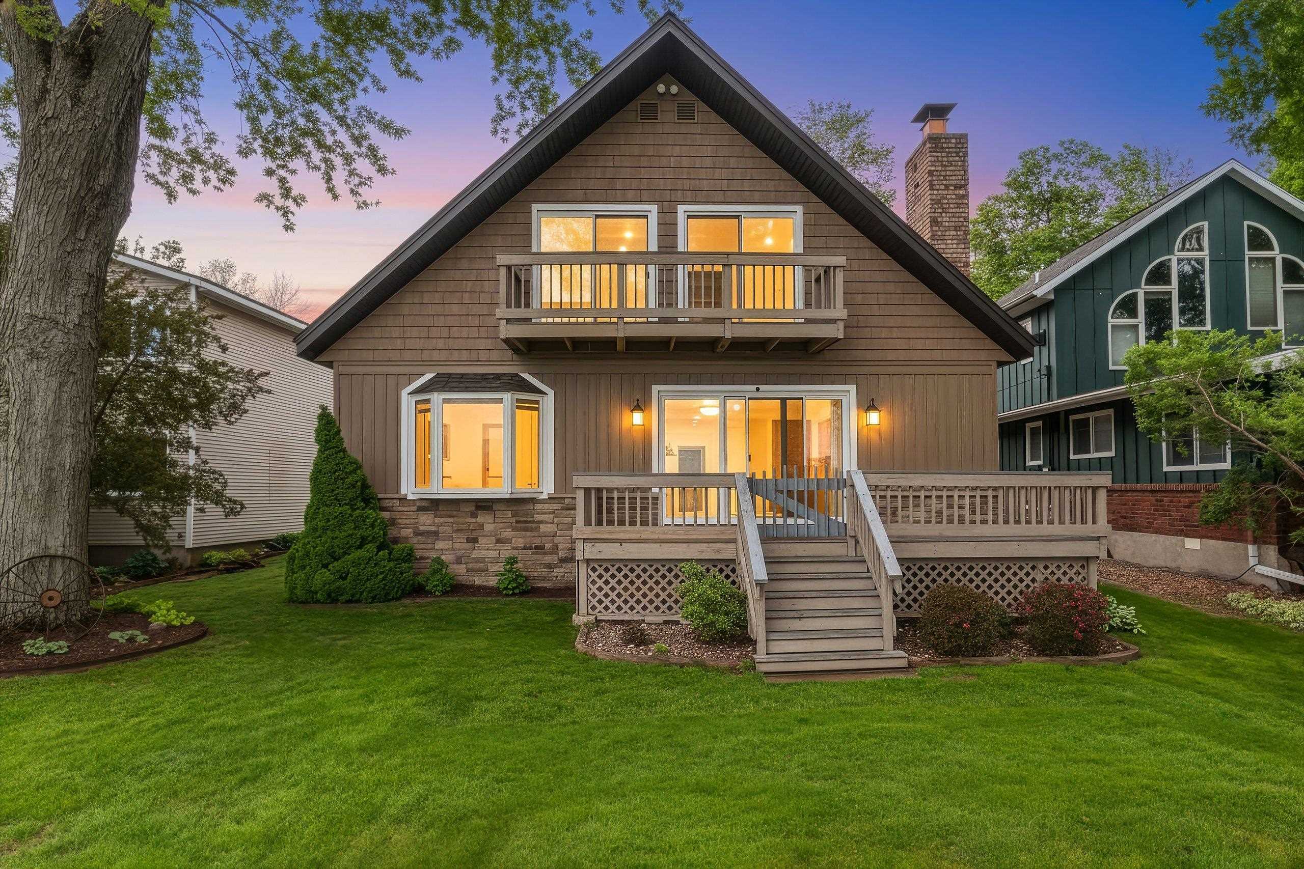 N5894 Lake Dr, Shawano, WI 54166