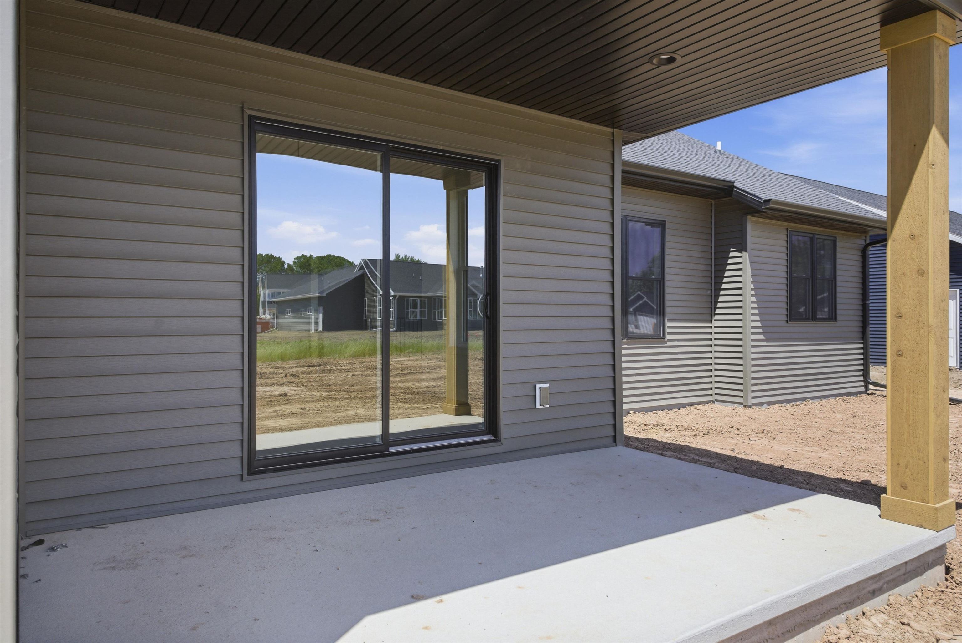 N8860 Killarney Way, Menasha, WI 54952