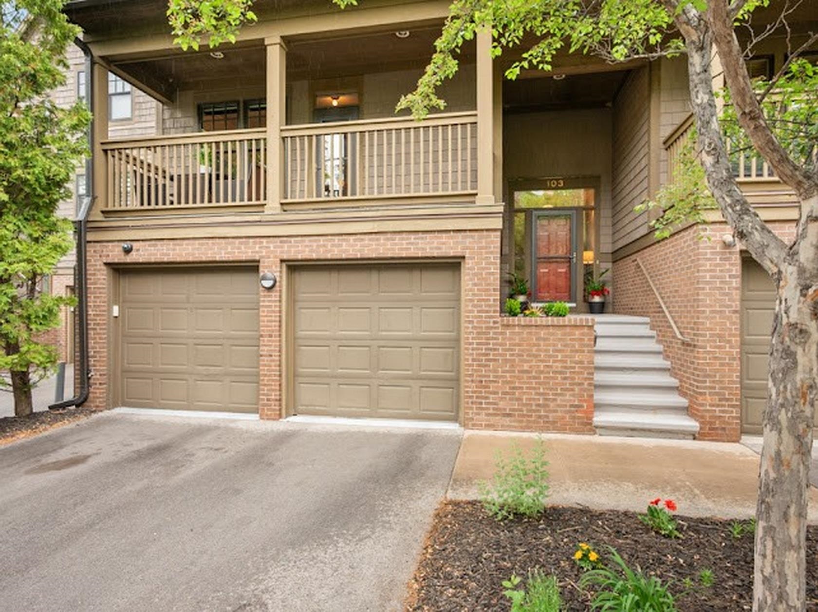200 William St #103, De Pere, WI 54115