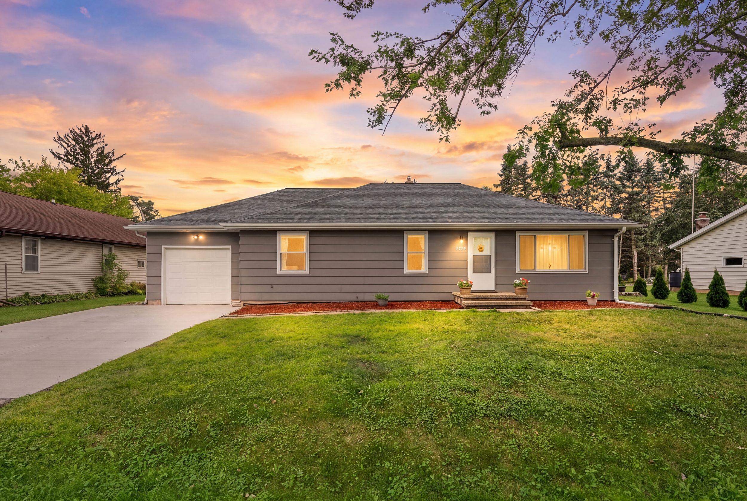 2715 W 1st Ave, Appleton, WI 54914
