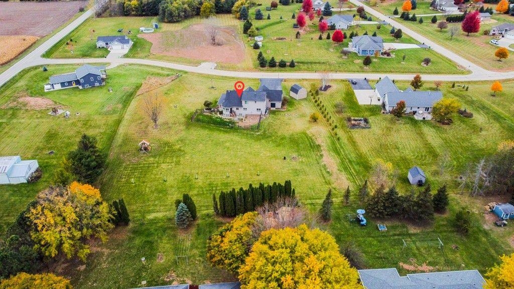 8120 Challenger Dr, Neenah, WI 54956