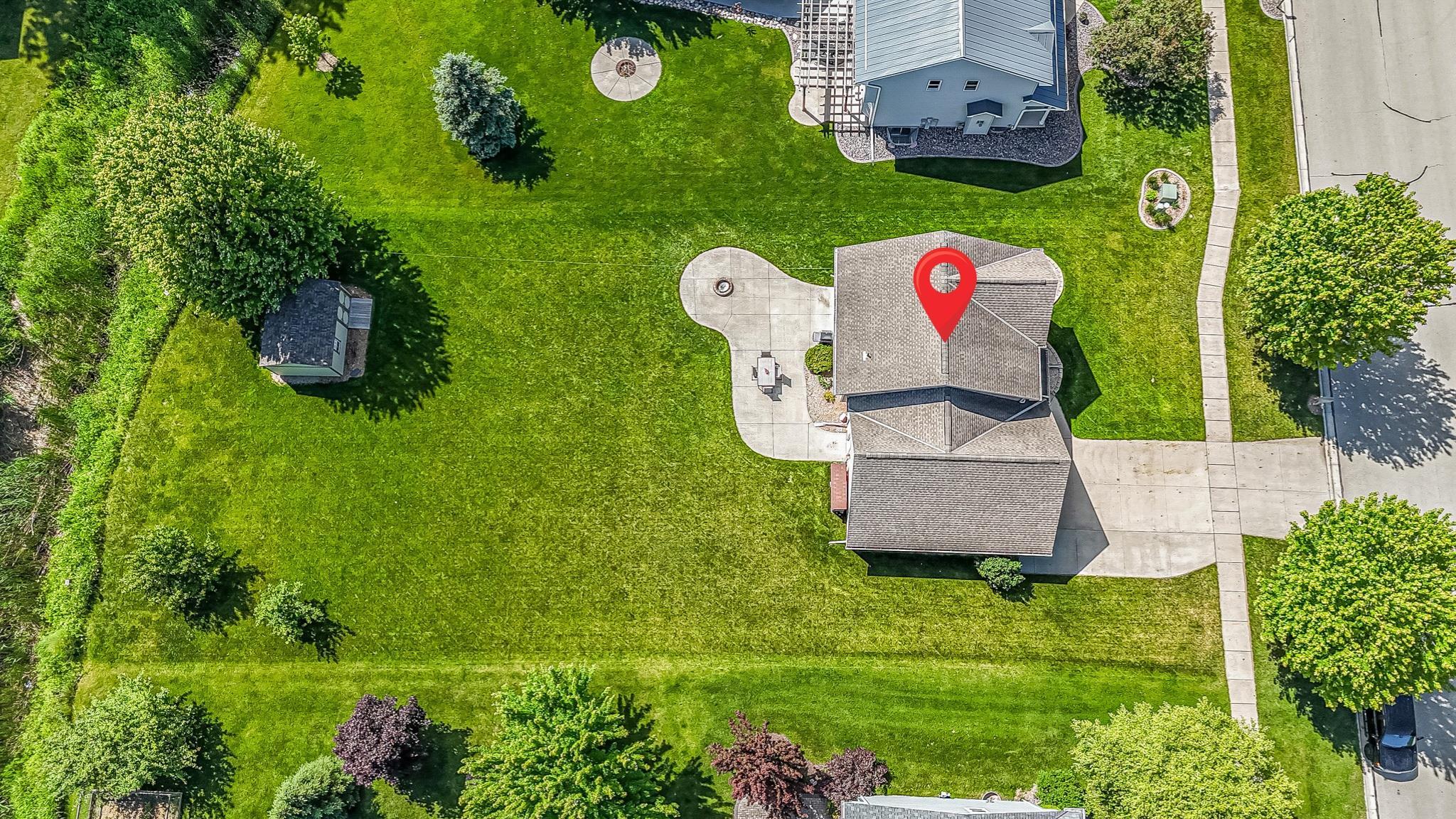 2014 Charles St, De Pere, WI 54115