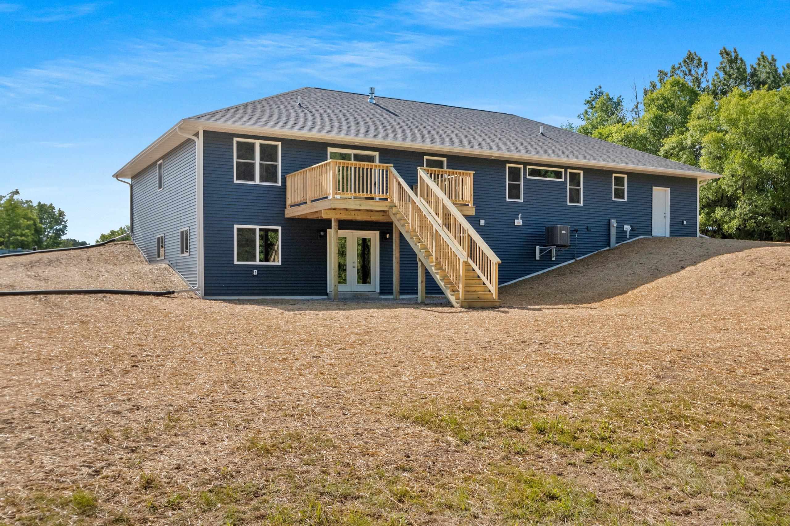 7310 Birdie View Ln, Oconto, WI 54153