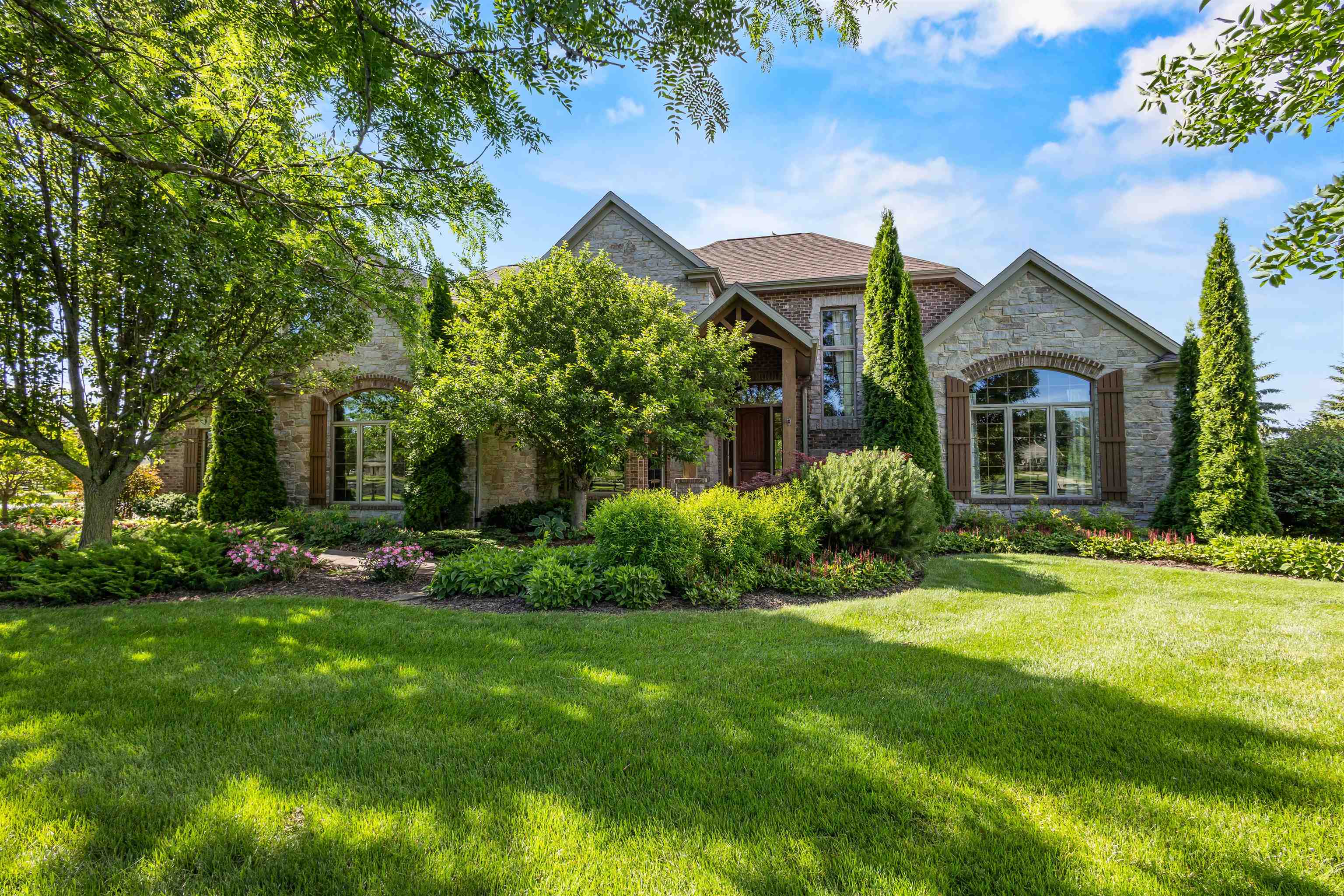 W3493 Equestrian Trl, Freedom, WI 54913