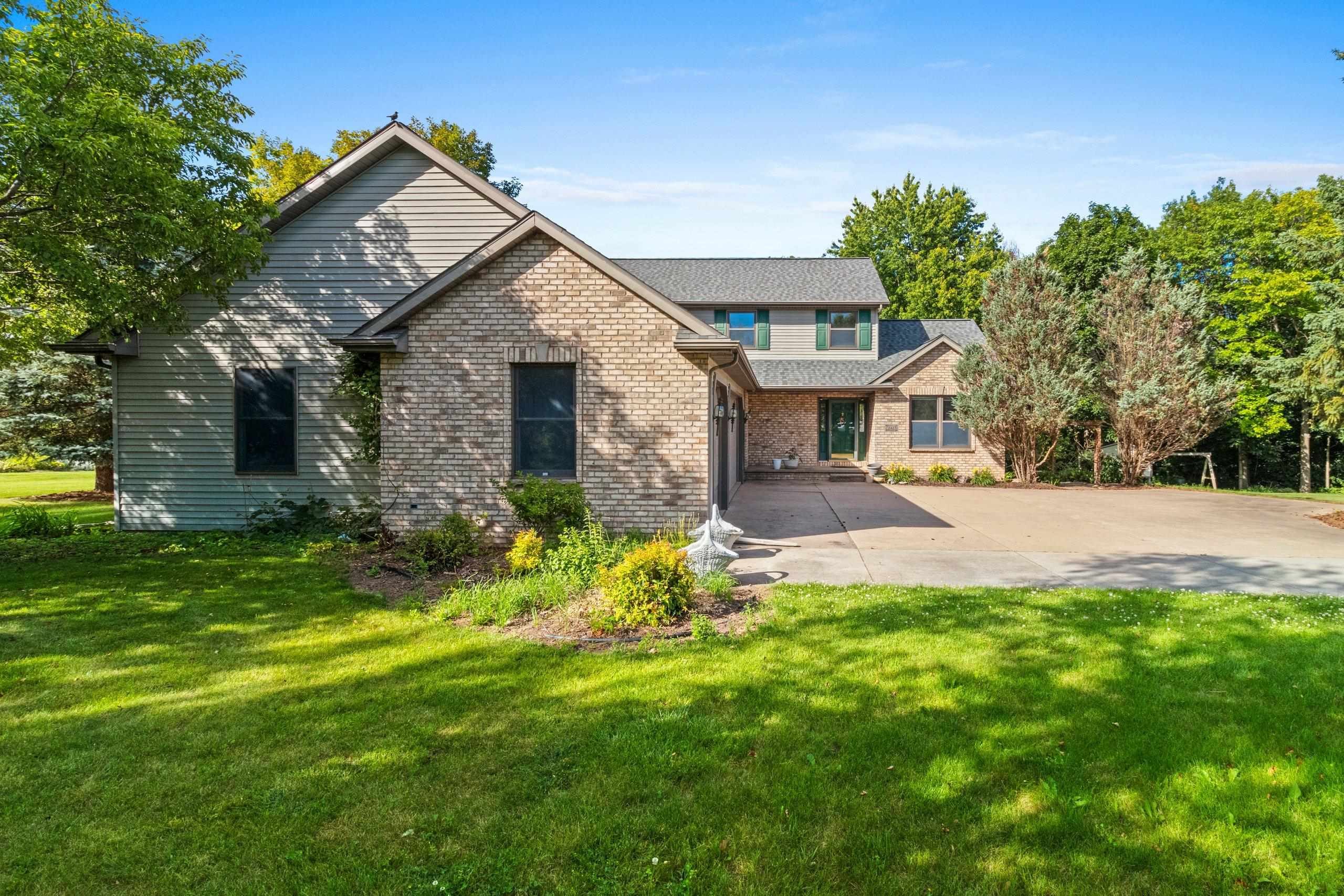 W2342 Valleywood Ln, Appleton, WI 54915