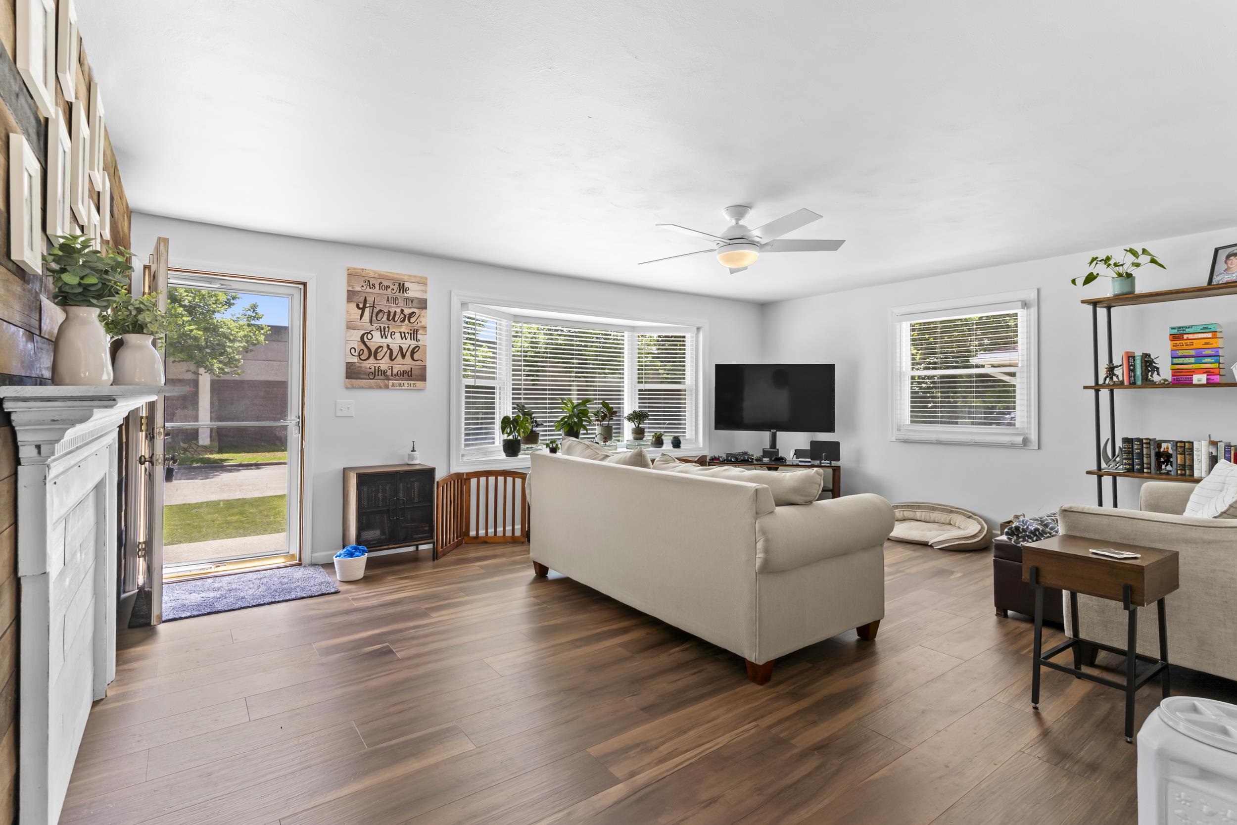 1118 E Park Hills Dr, Appleton, WI 54915