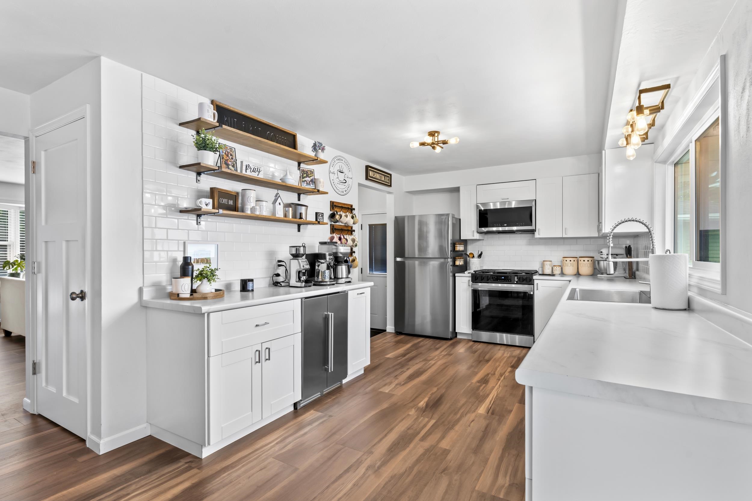 1118 E Park Hills Dr, Appleton, WI 54915