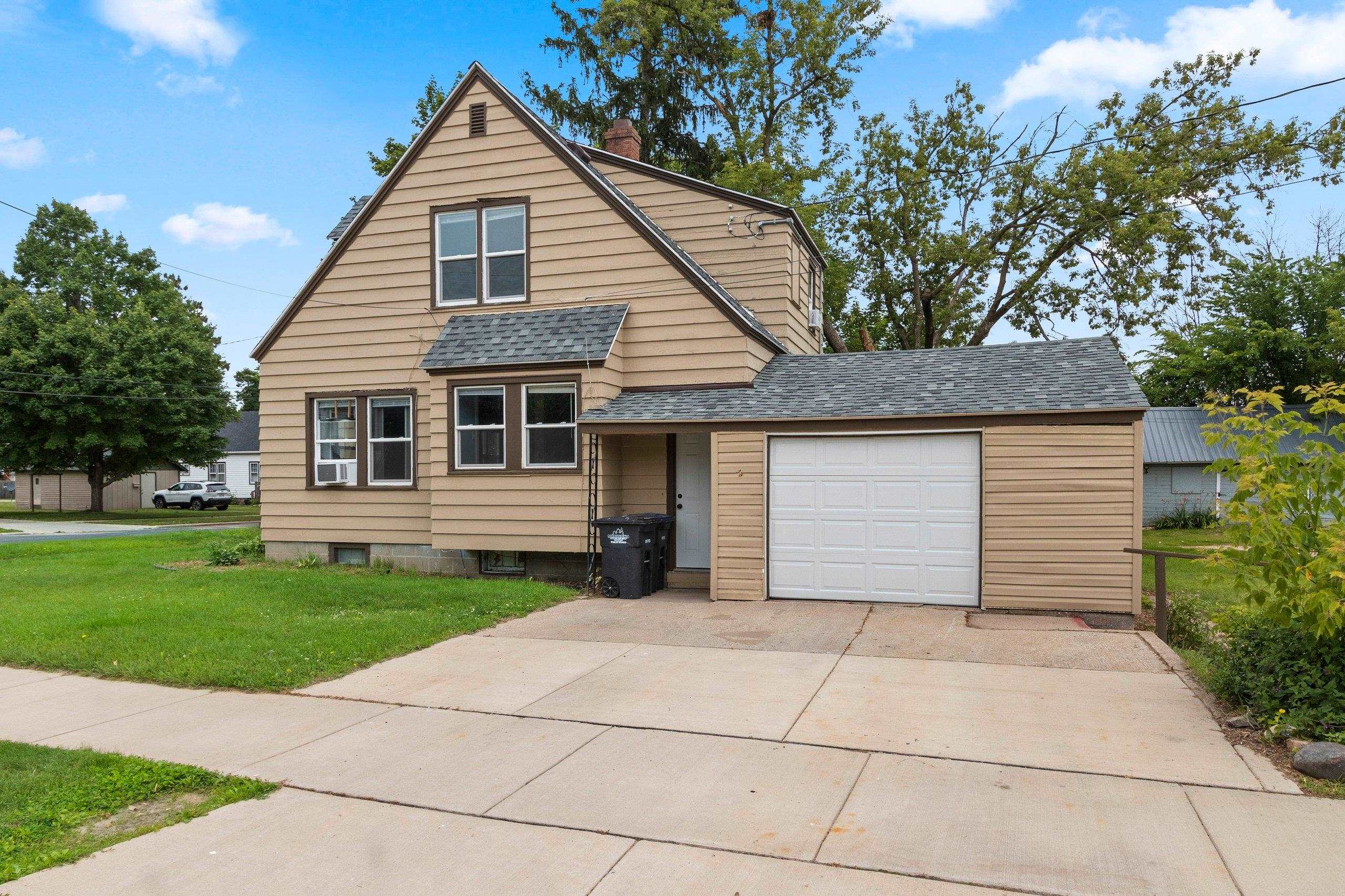 220 S Union St, Shawano, WI 54166