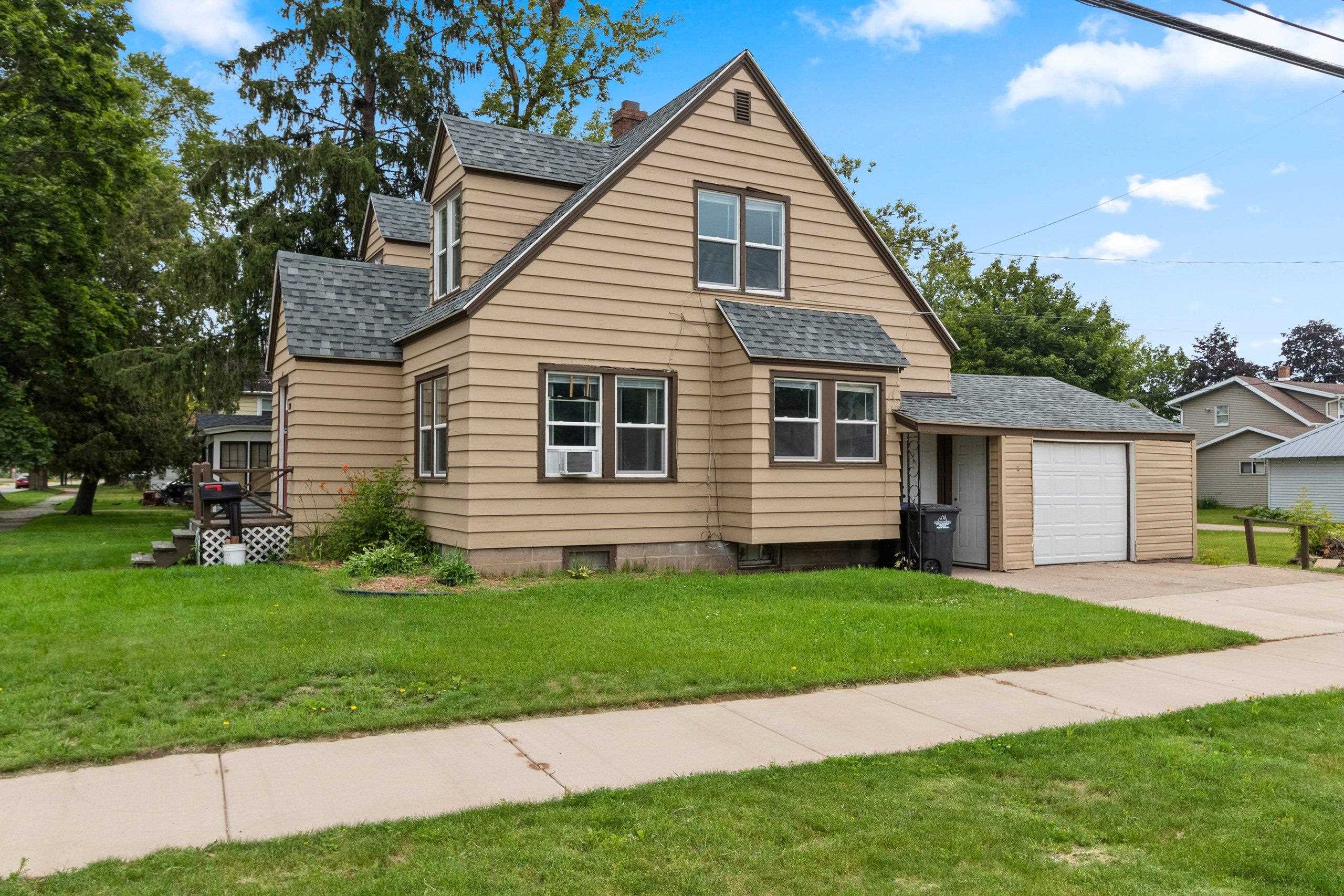 220 S Union St, Shawano, WI 54166