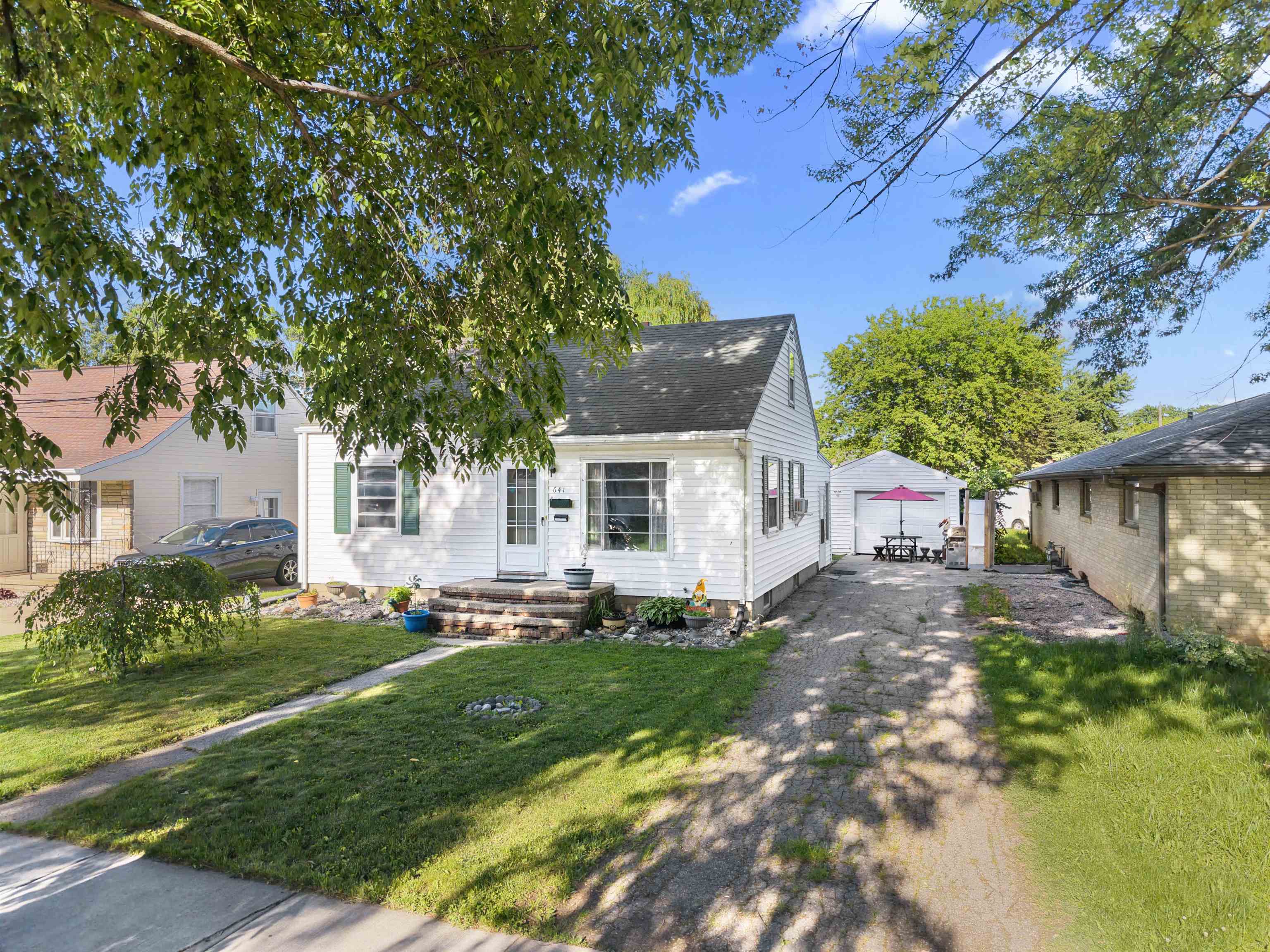 641 State St, Menasha, WI 54952