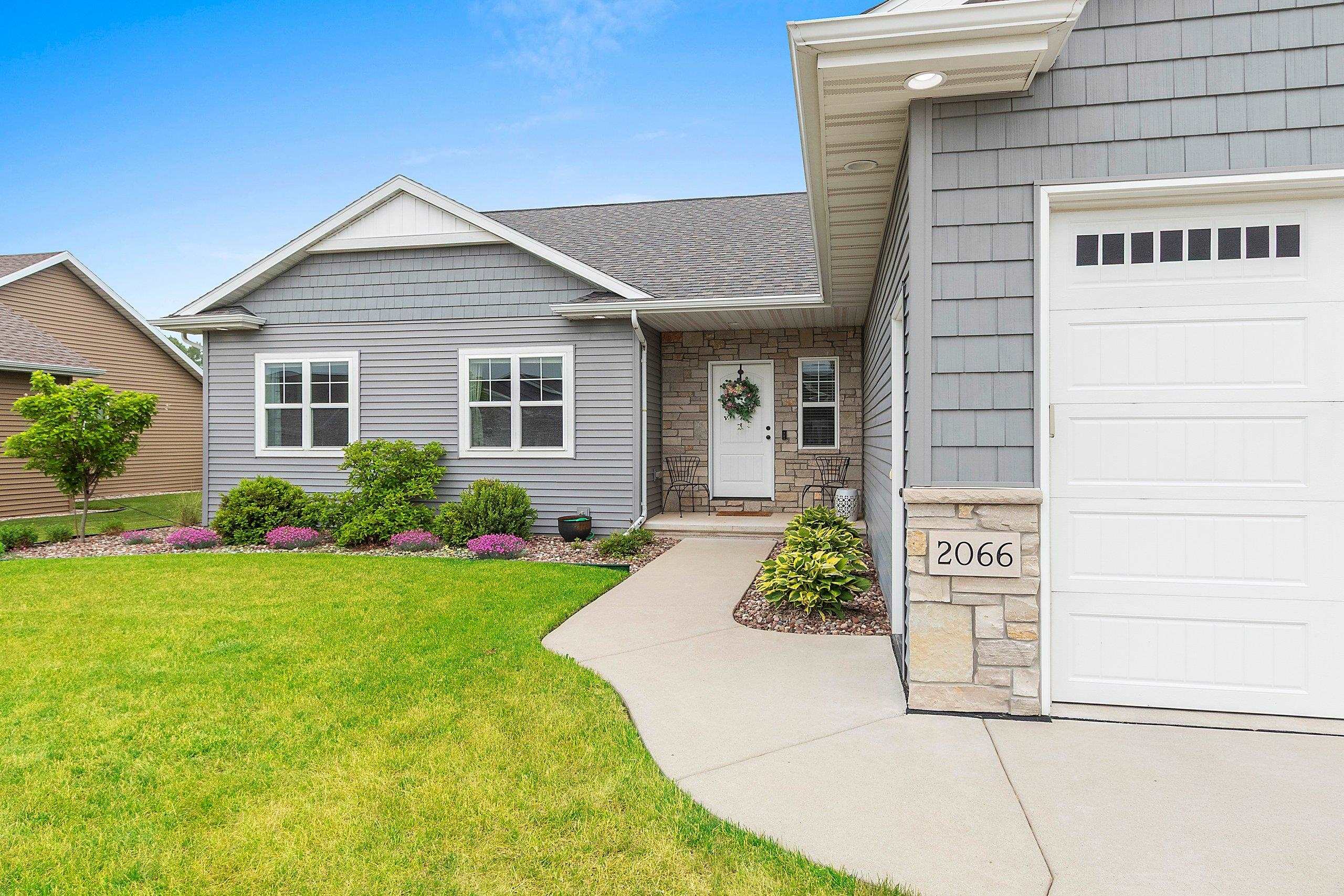 2066 W Heron Ln, Appleton, WI 54913