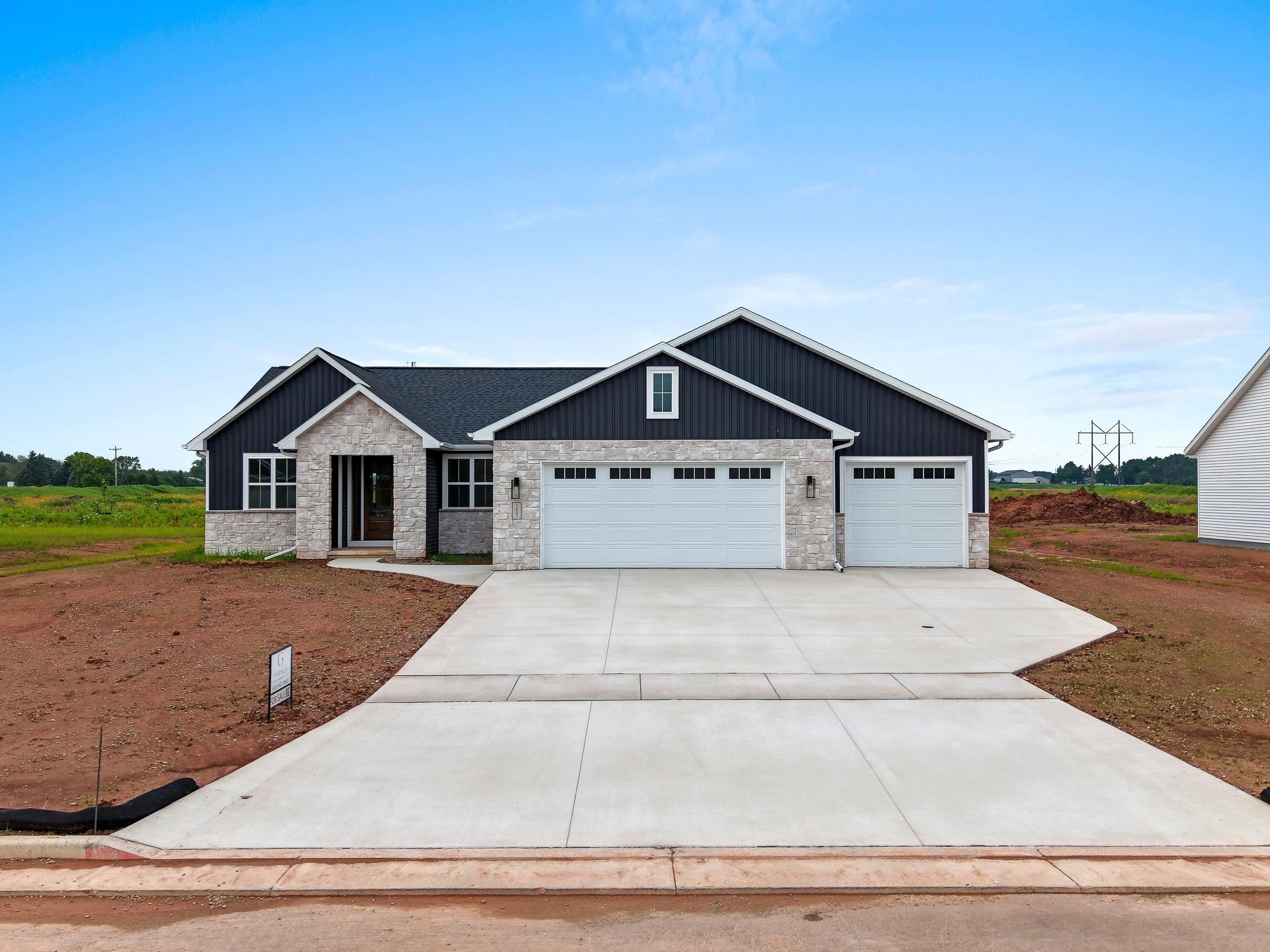 1607 Torchwood Trl, De Pere, WI 54115