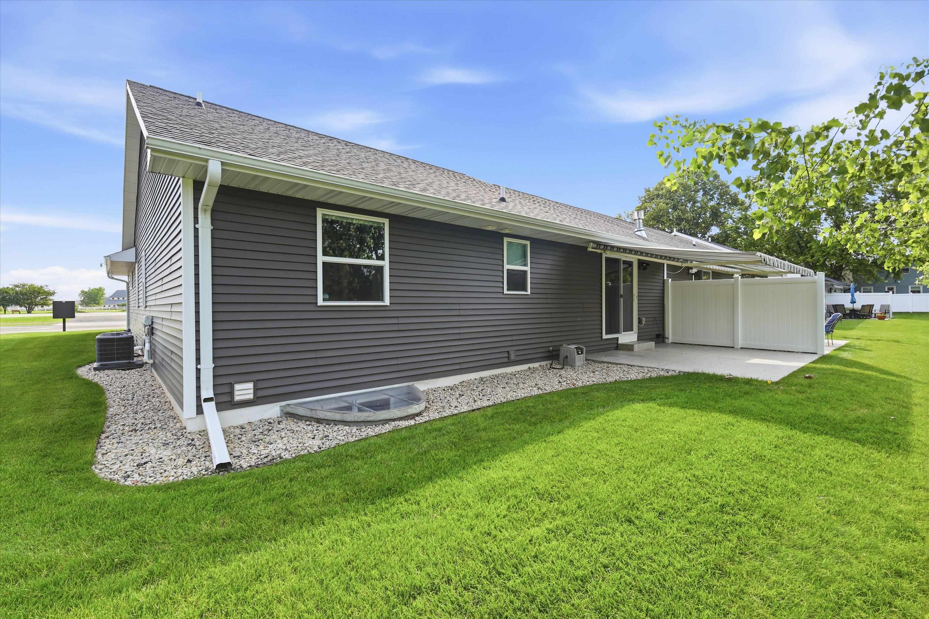 1865 Southbridge Rd, De Pere, WI 54115