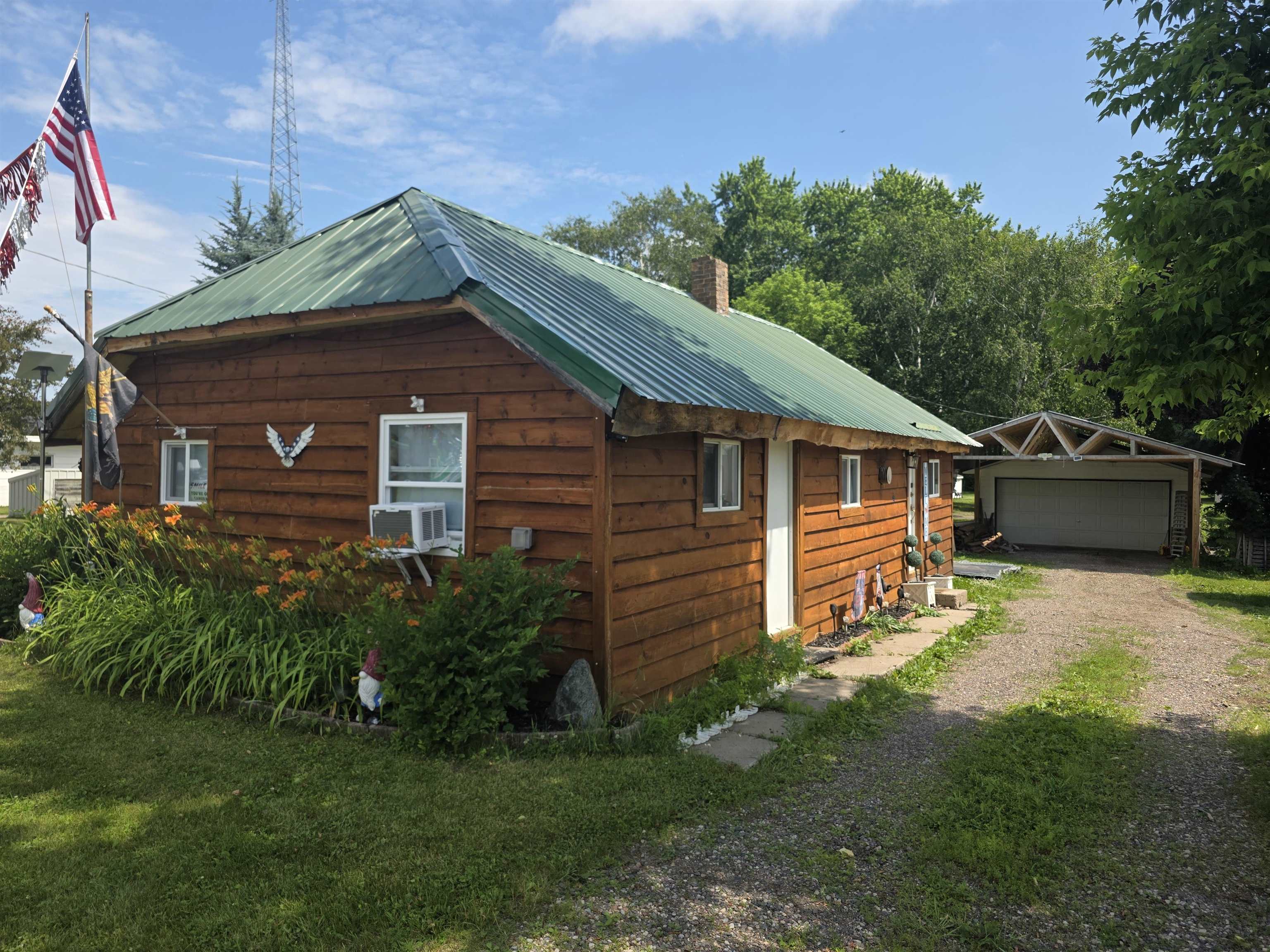 14032 Old 32 Rd, Mountain, WI 54149