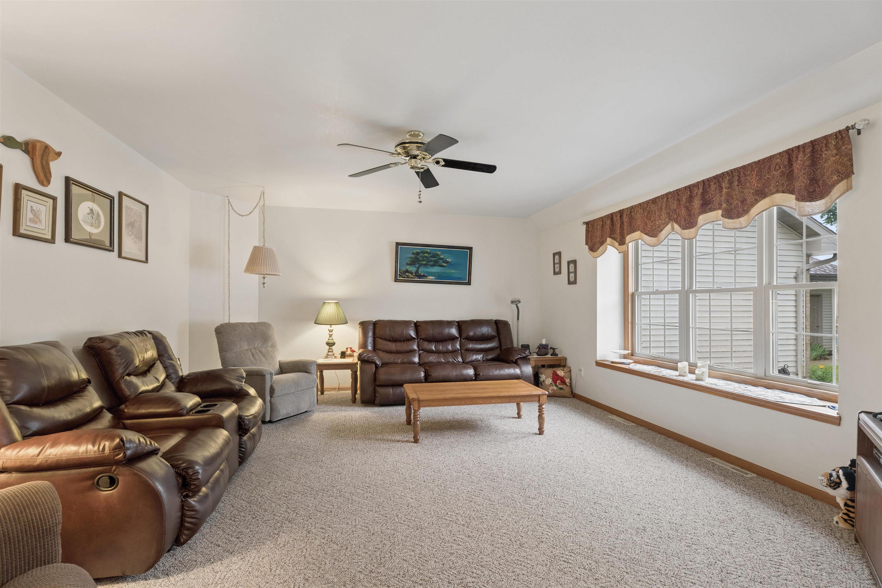 1123 Stillmeadow Ln, Menasha, WI 54952
