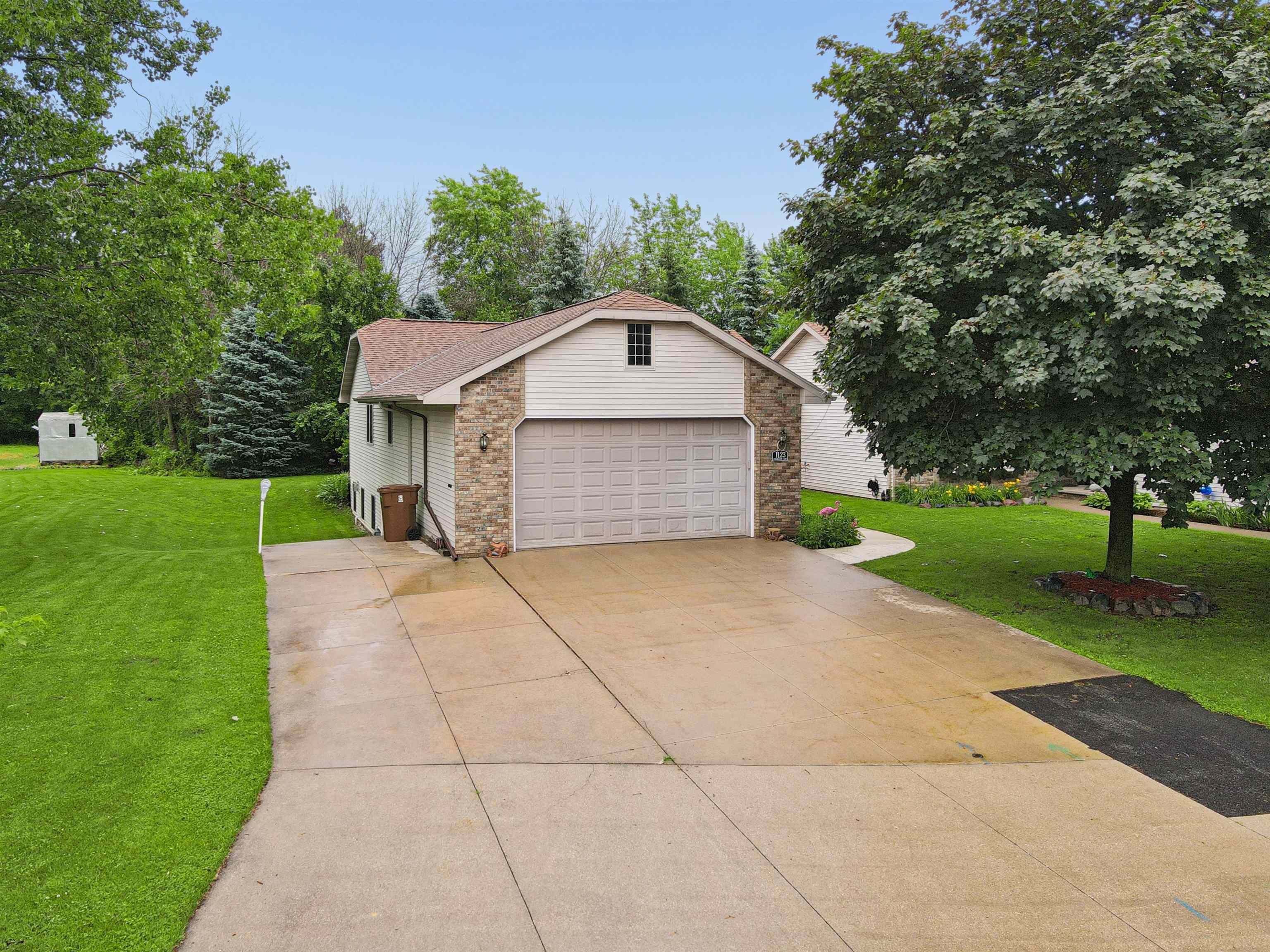 1123 Stillmeadow Ln, Menasha, WI 54952