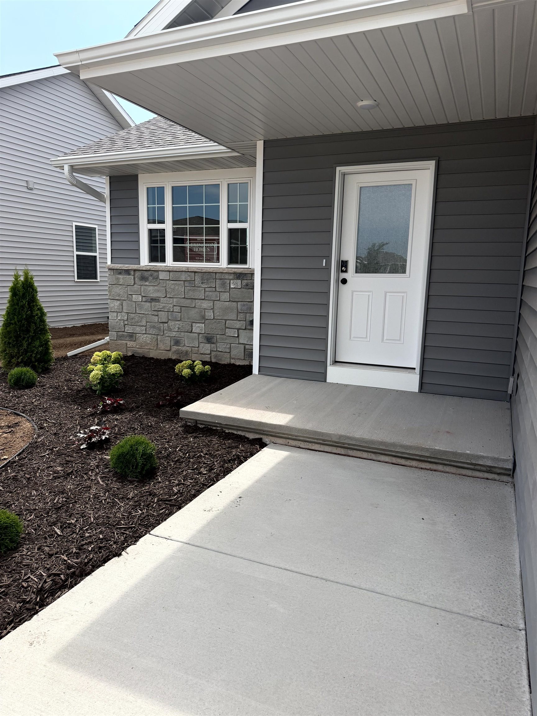 2207 Golden Gate Dr, Appleton, WI 54913