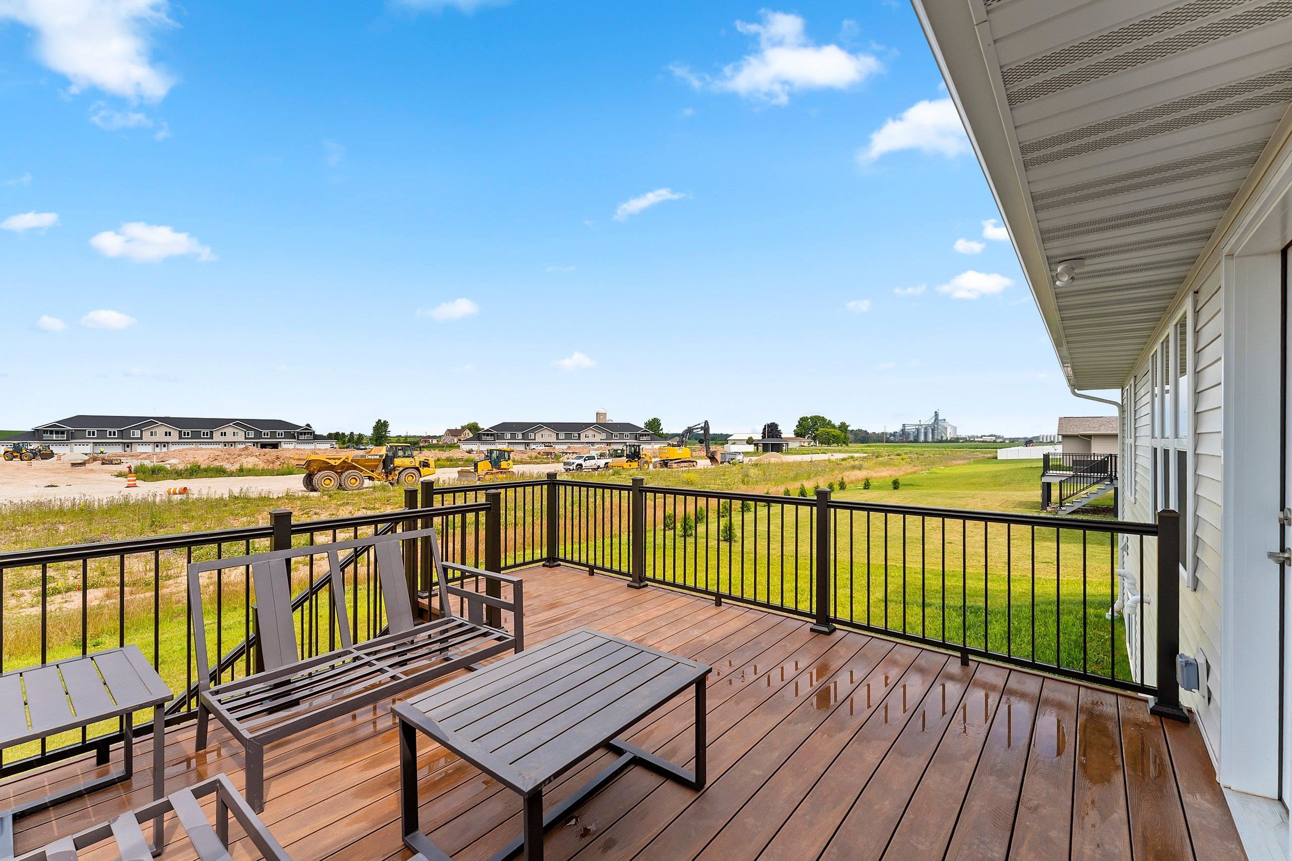 1645 Frontier Rd, Luxemburg, WI 54217