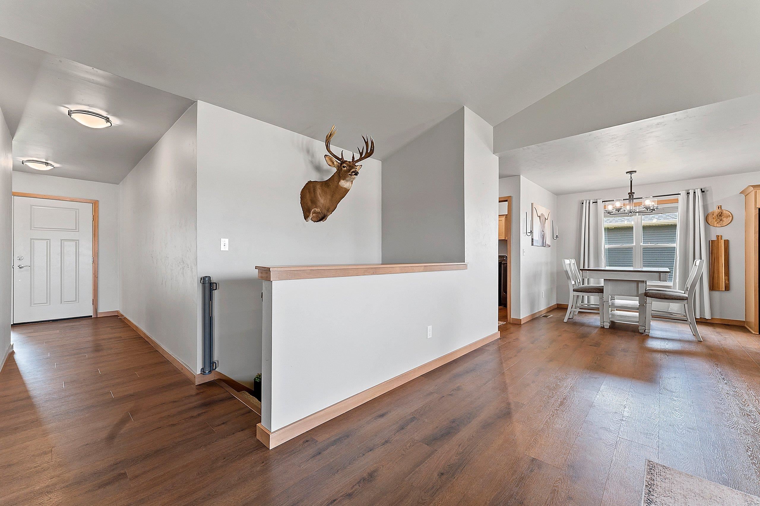 1645 Frontier Rd, Luxemburg, WI 54217