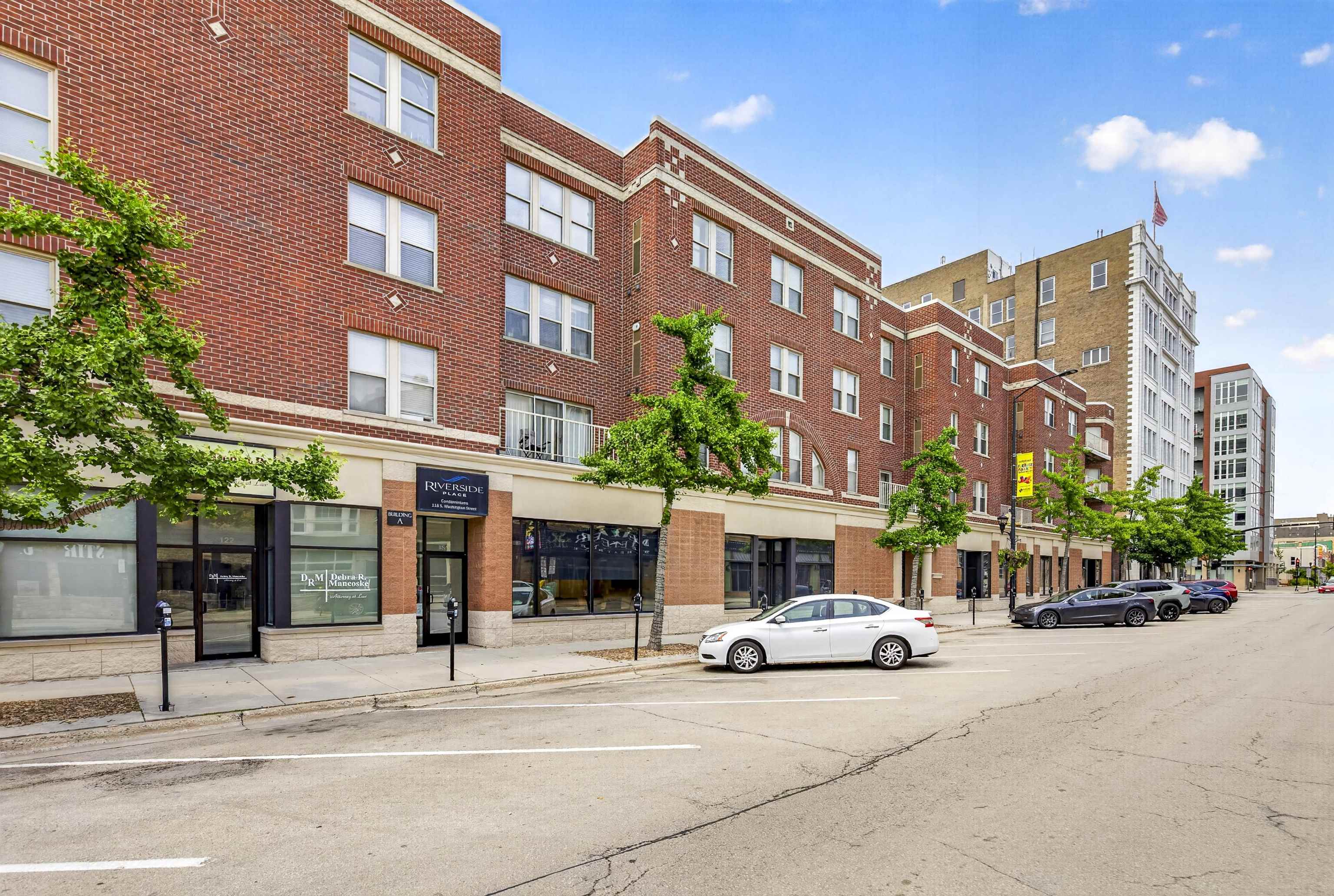 118 S Washington St #326A, Green Bay, WI 54301