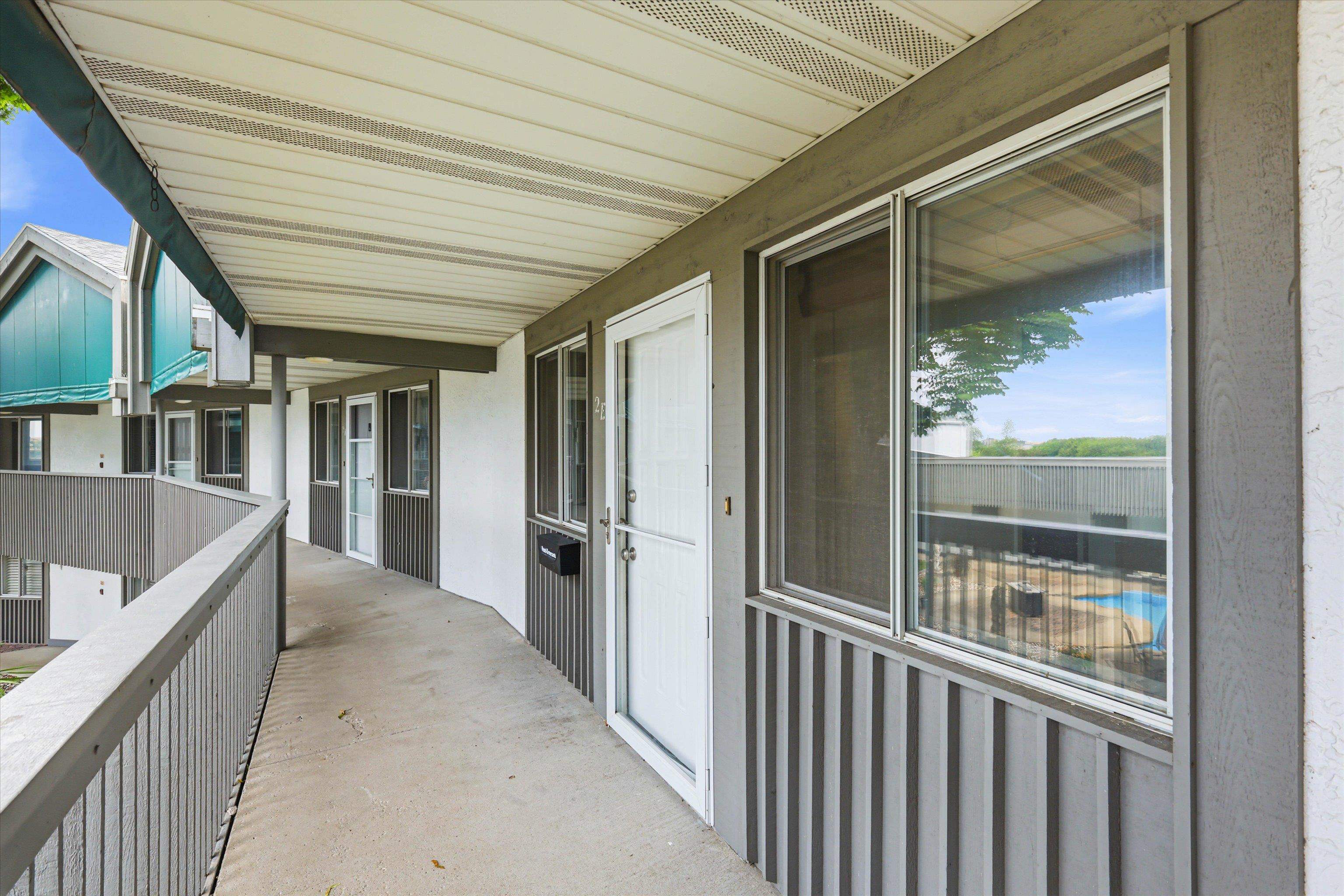 1001 S Oneida St #2E, Appleton, WI 54915