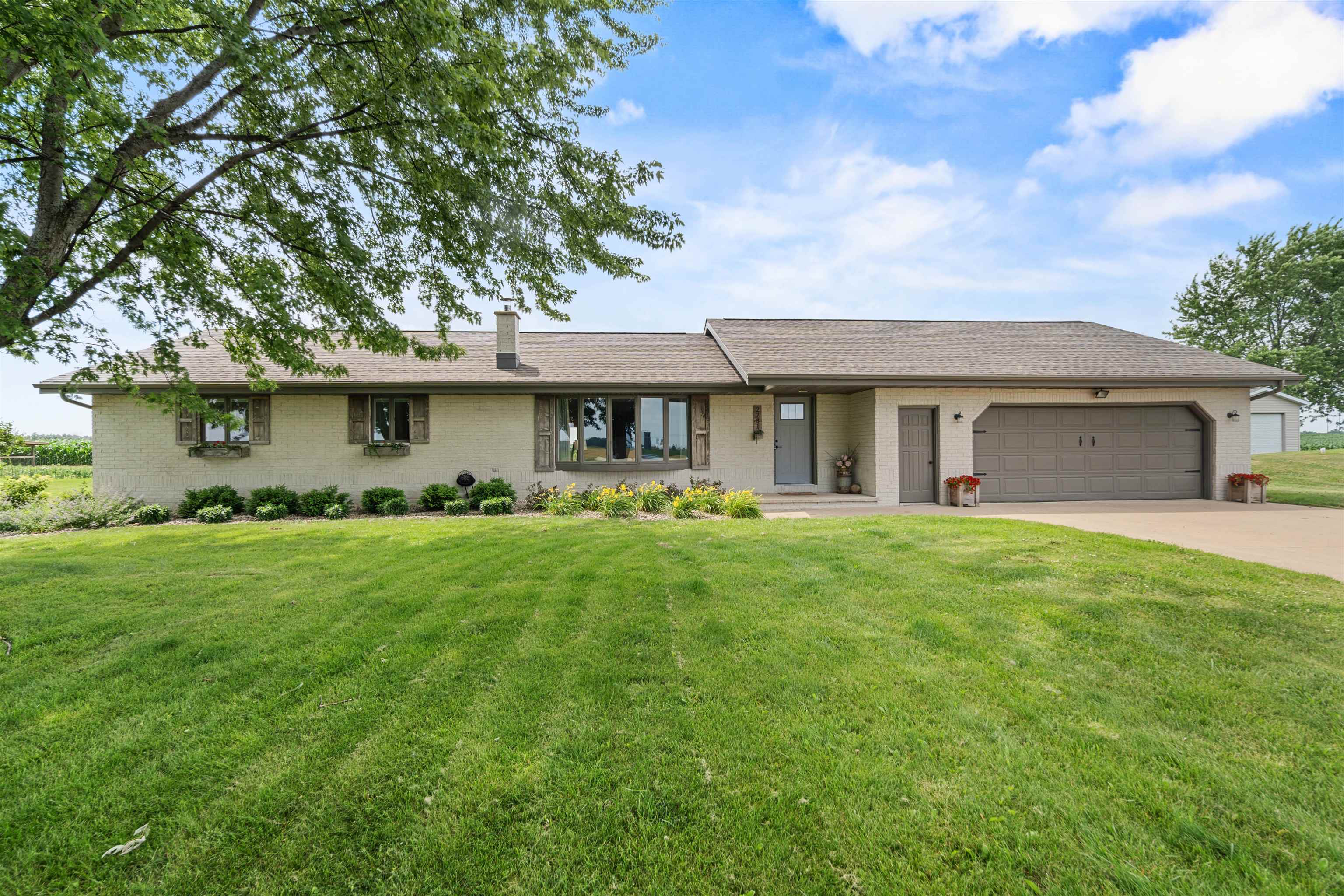 N2781 Maloney Rd, Freedom, WI 54130