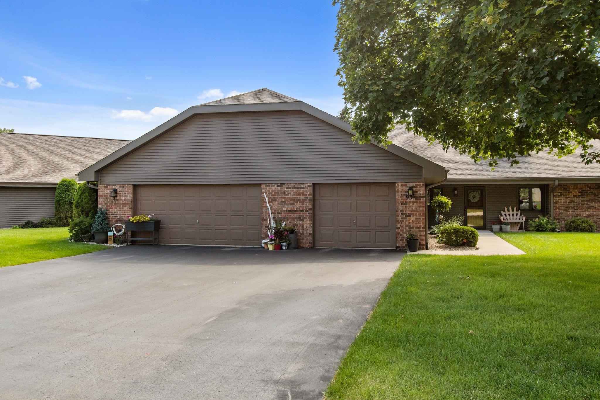 91 Spencer Village Ct, Appleton, WI 54914