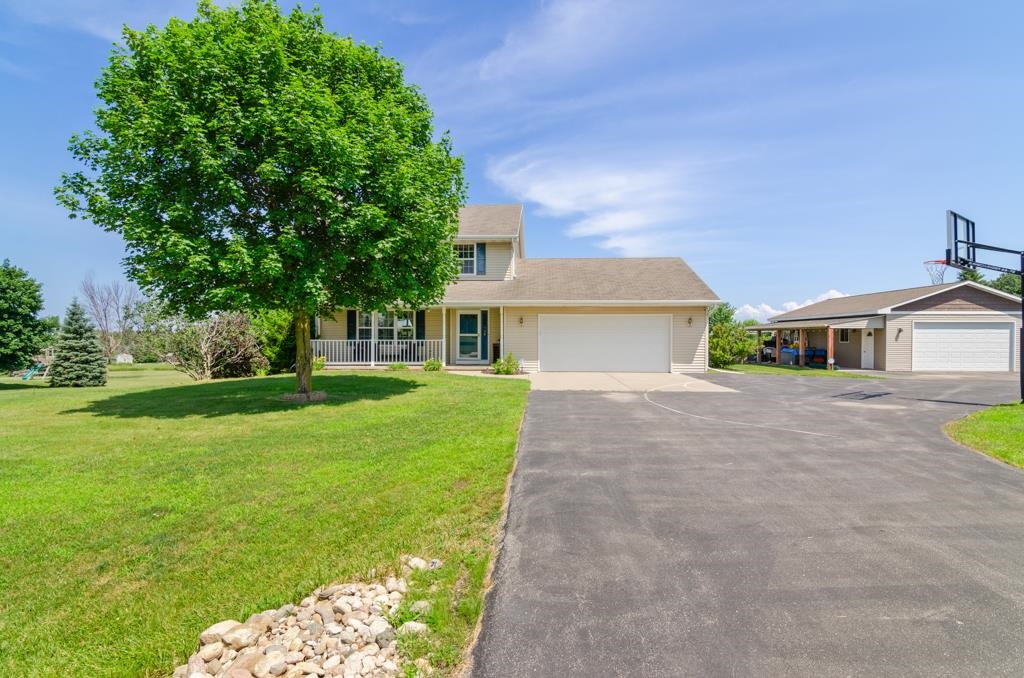 720 Circle Hill Ln, Sobieski, WI 54171-9211