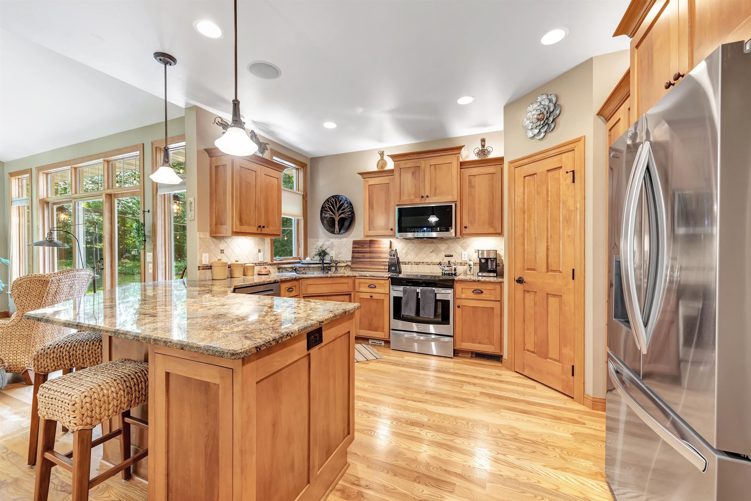 5763 Havenwood Hills Dr, Little Suamico, WI 54141