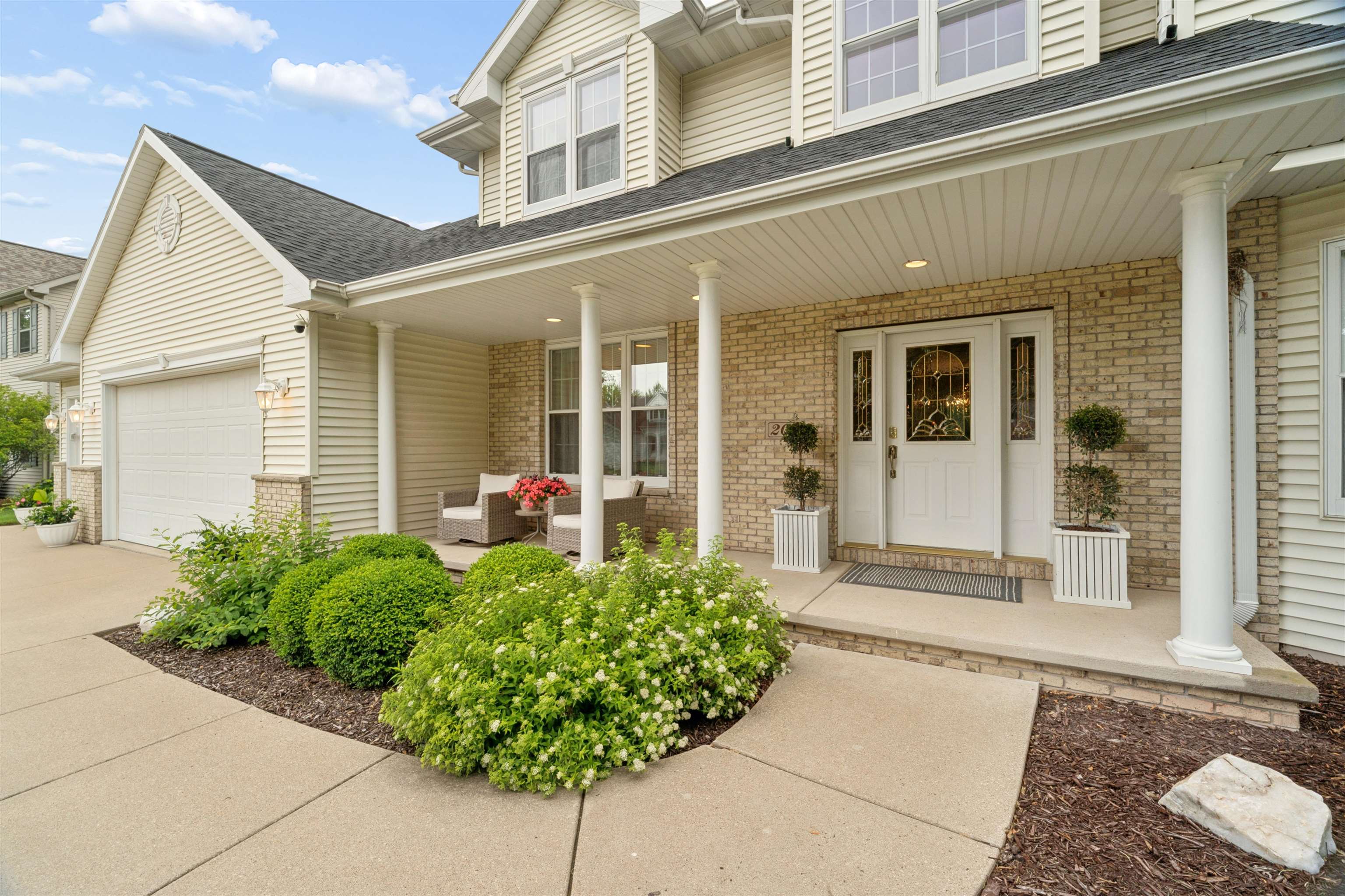 208 E Apple Creek Rd, Appleton, WI 54913