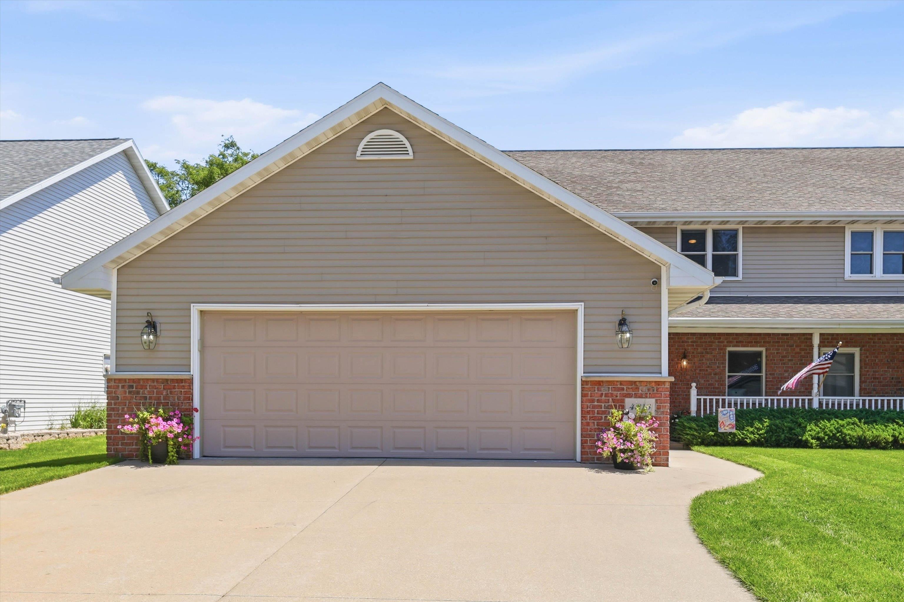 4816 N Apple Rd, Appleton, WI 54913