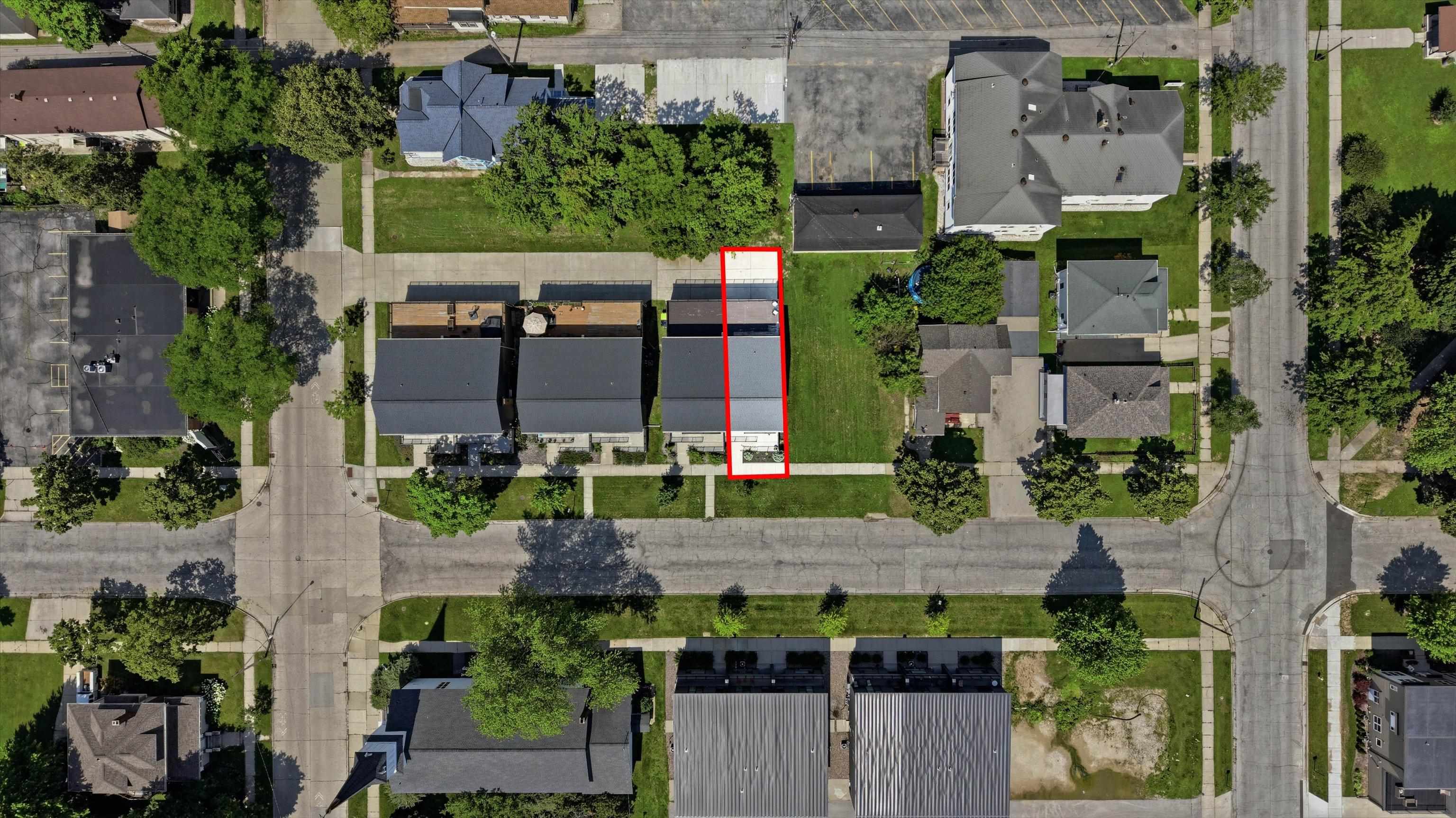 221 N Van Buren St, Green Bay, WI 54301