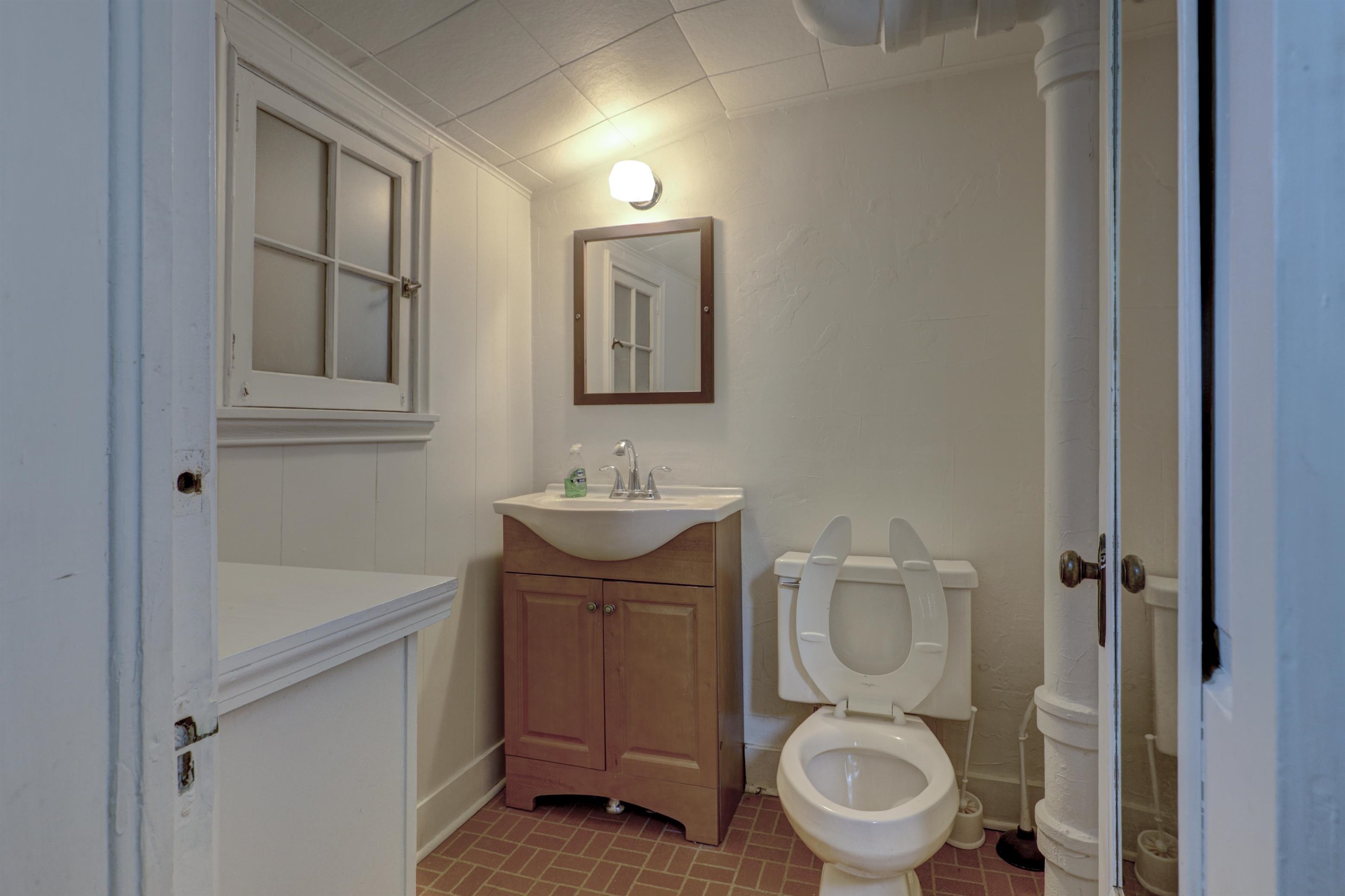 619 W Wisconsin Ave, Appleton, WI 54911