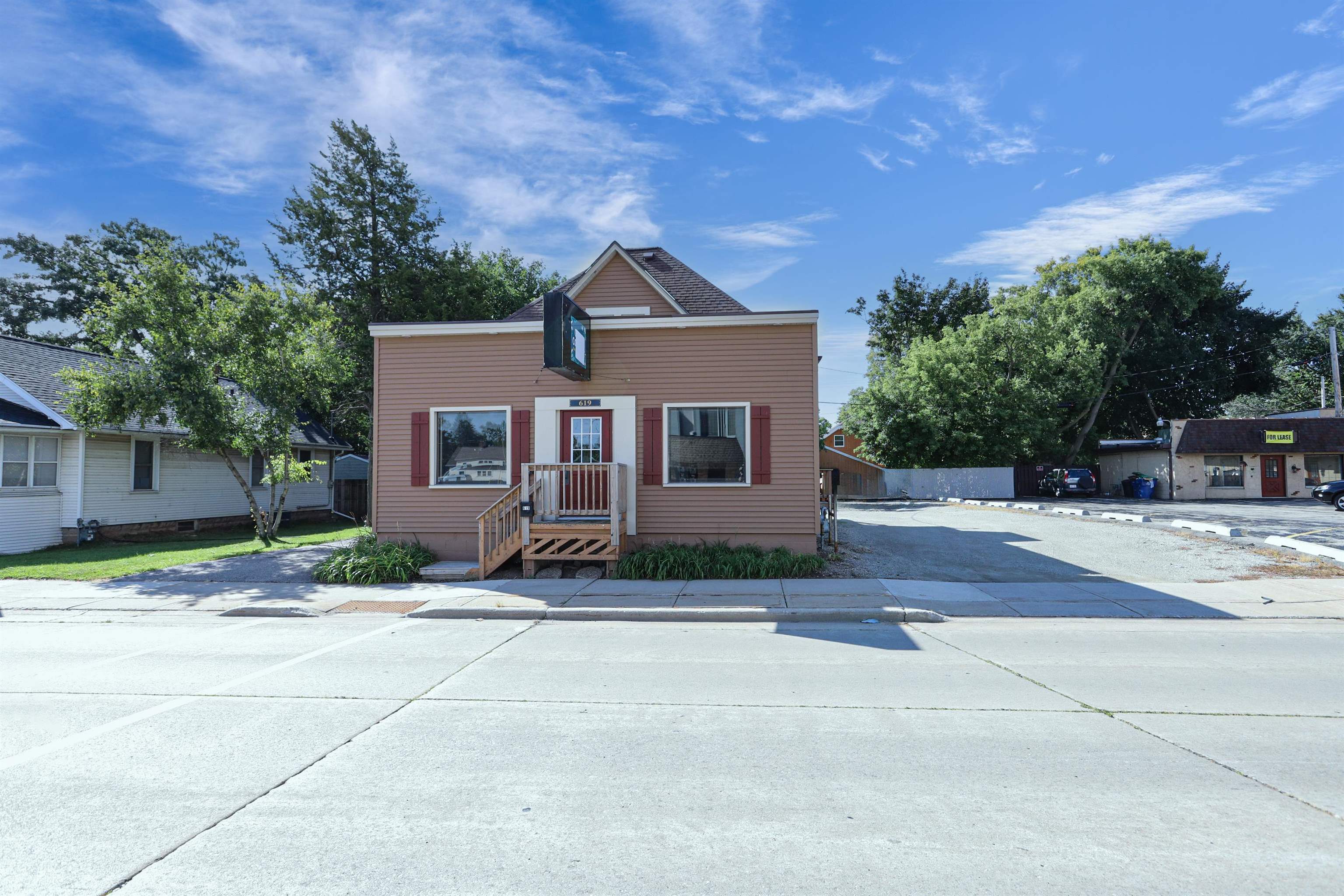 619 W Wisconsin Ave, Appleton, WI 54911