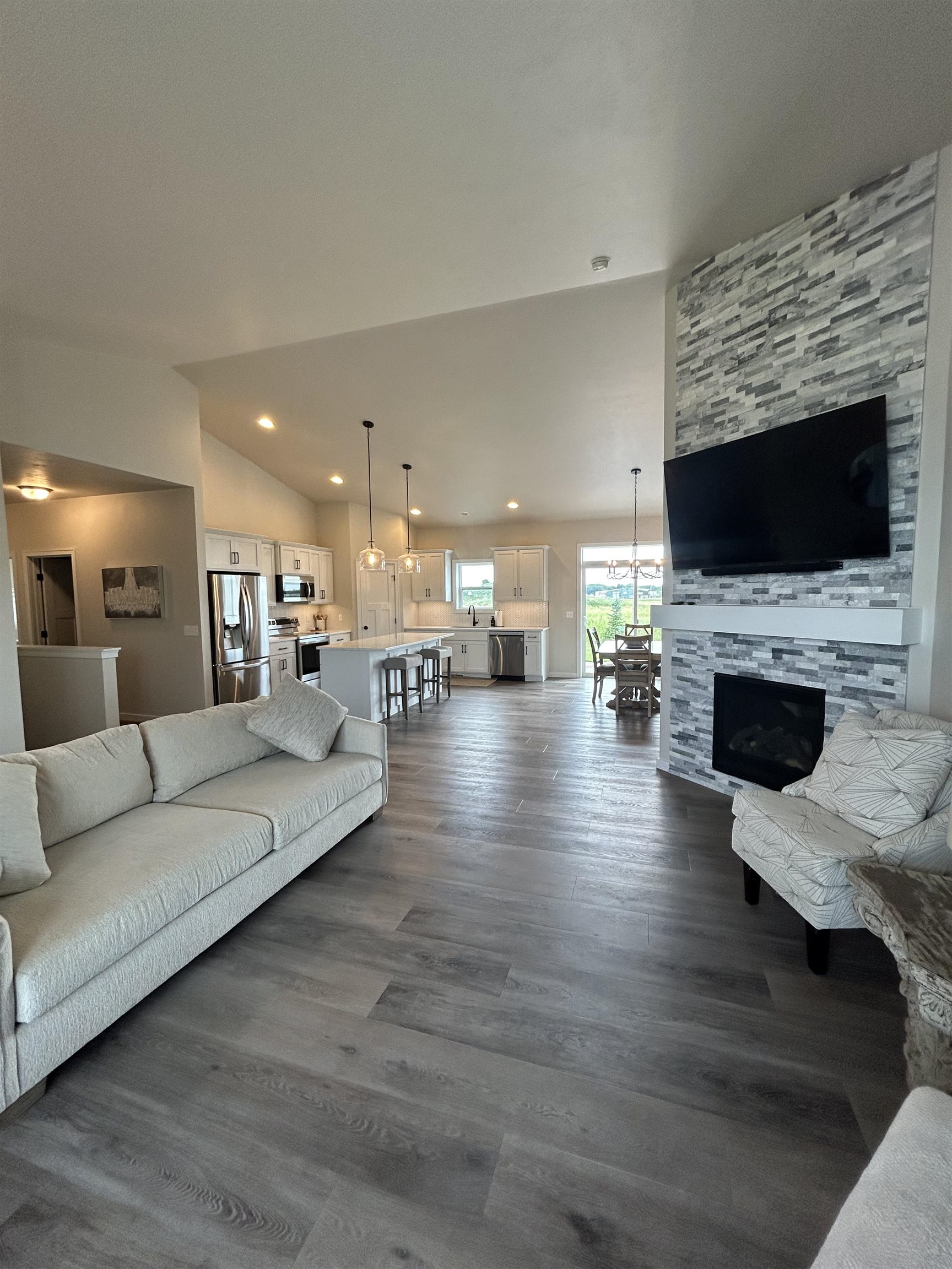 3700 Ridgecrest Ln, Kaukauna, WI 54130