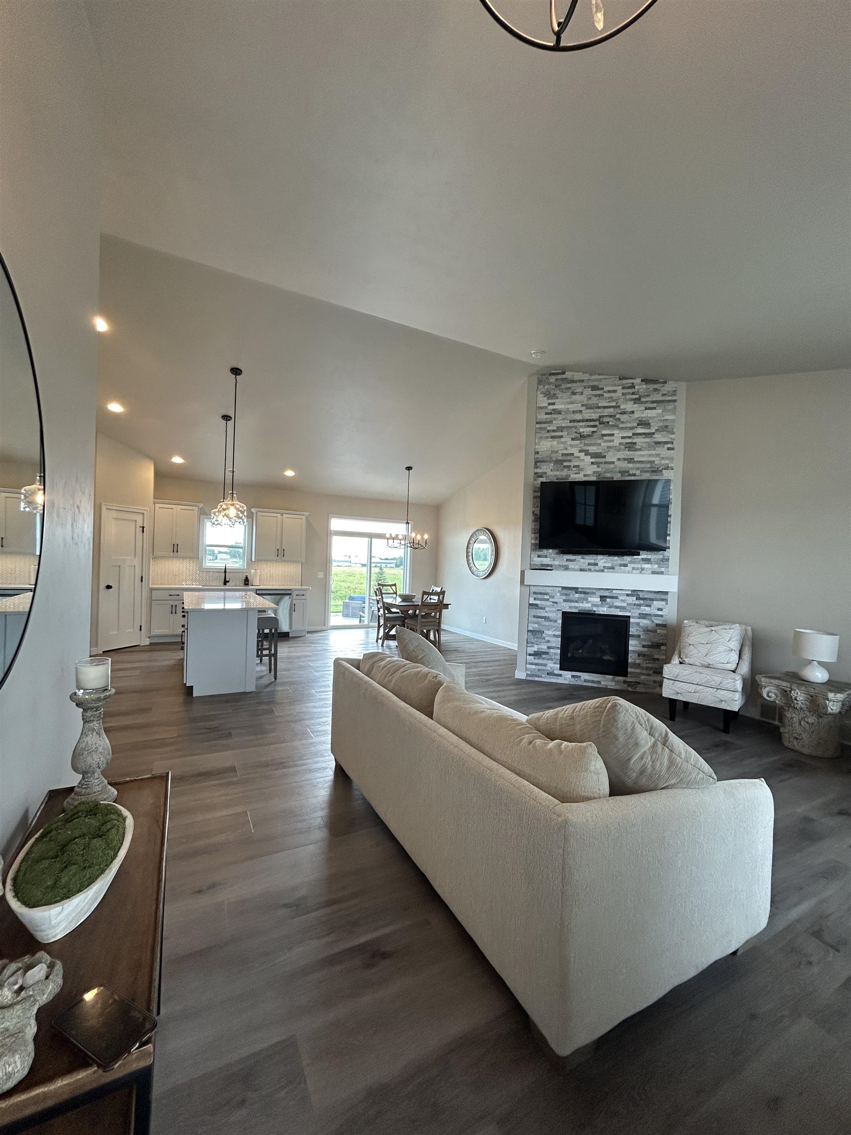 3700 Ridgecrest Ln, Kaukauna, WI 54130