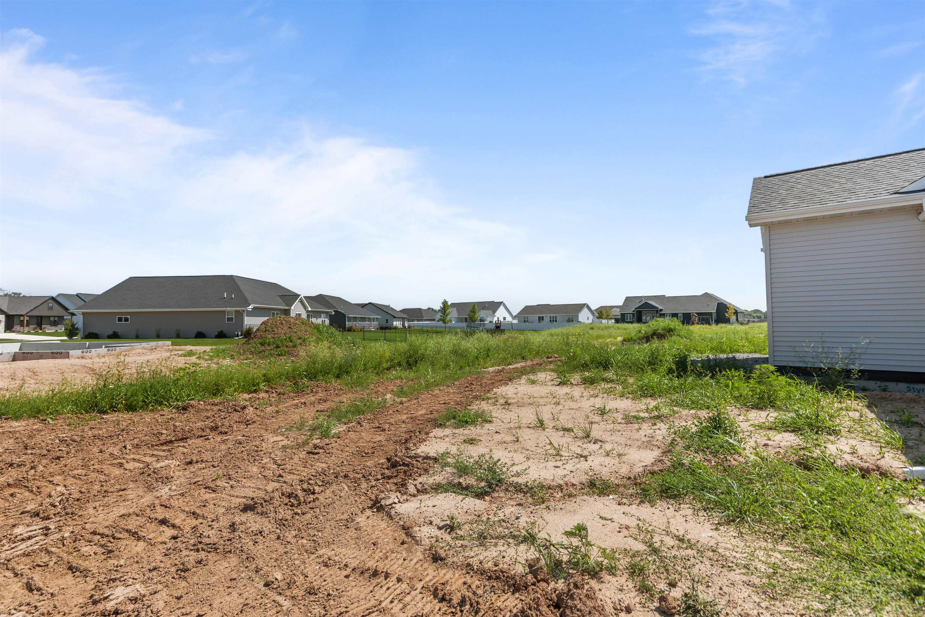 2386 Scheuring Rd, De Pere, WI 54115