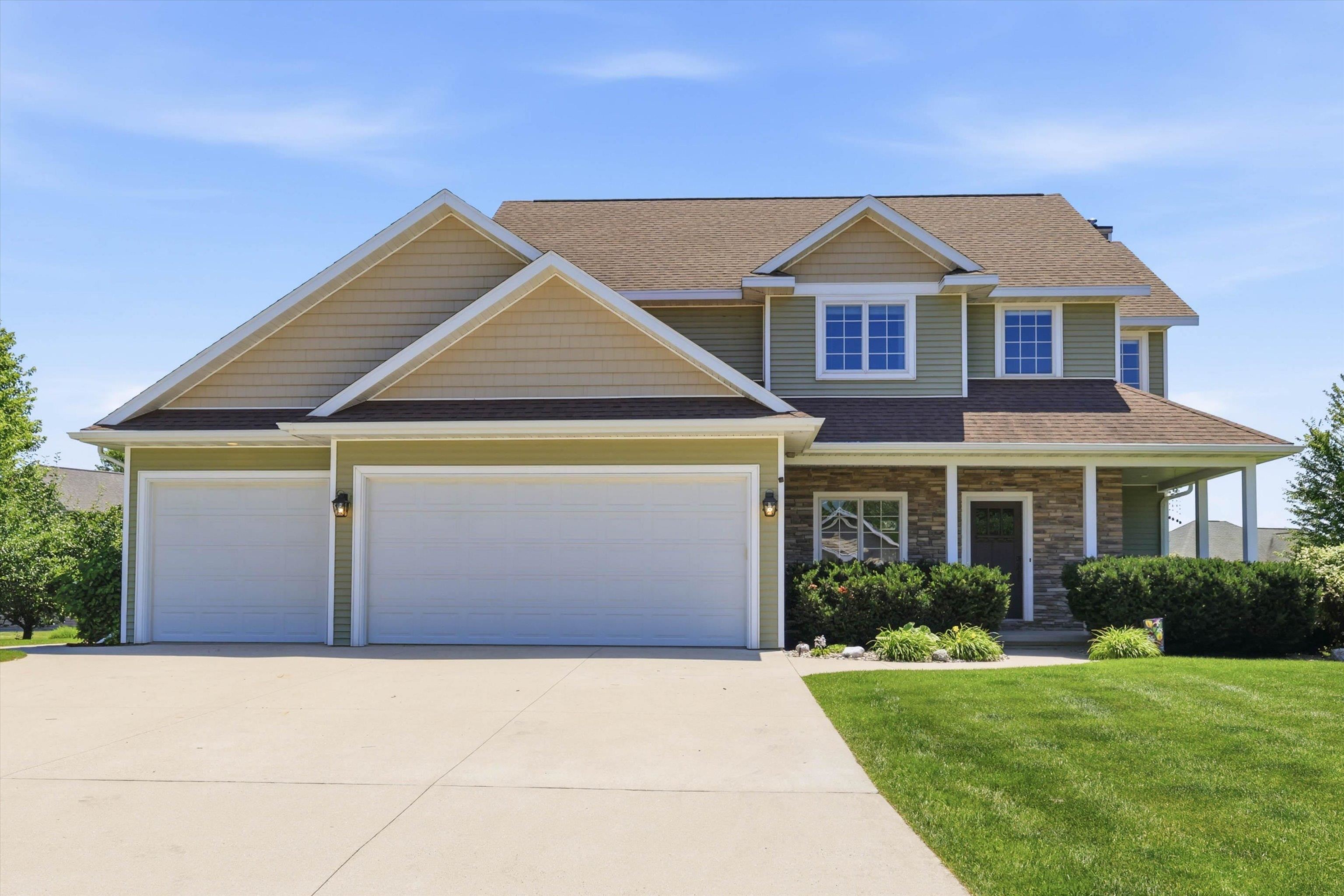 W5261 Arbor Vitae Ct, Sherwood, WI 54169