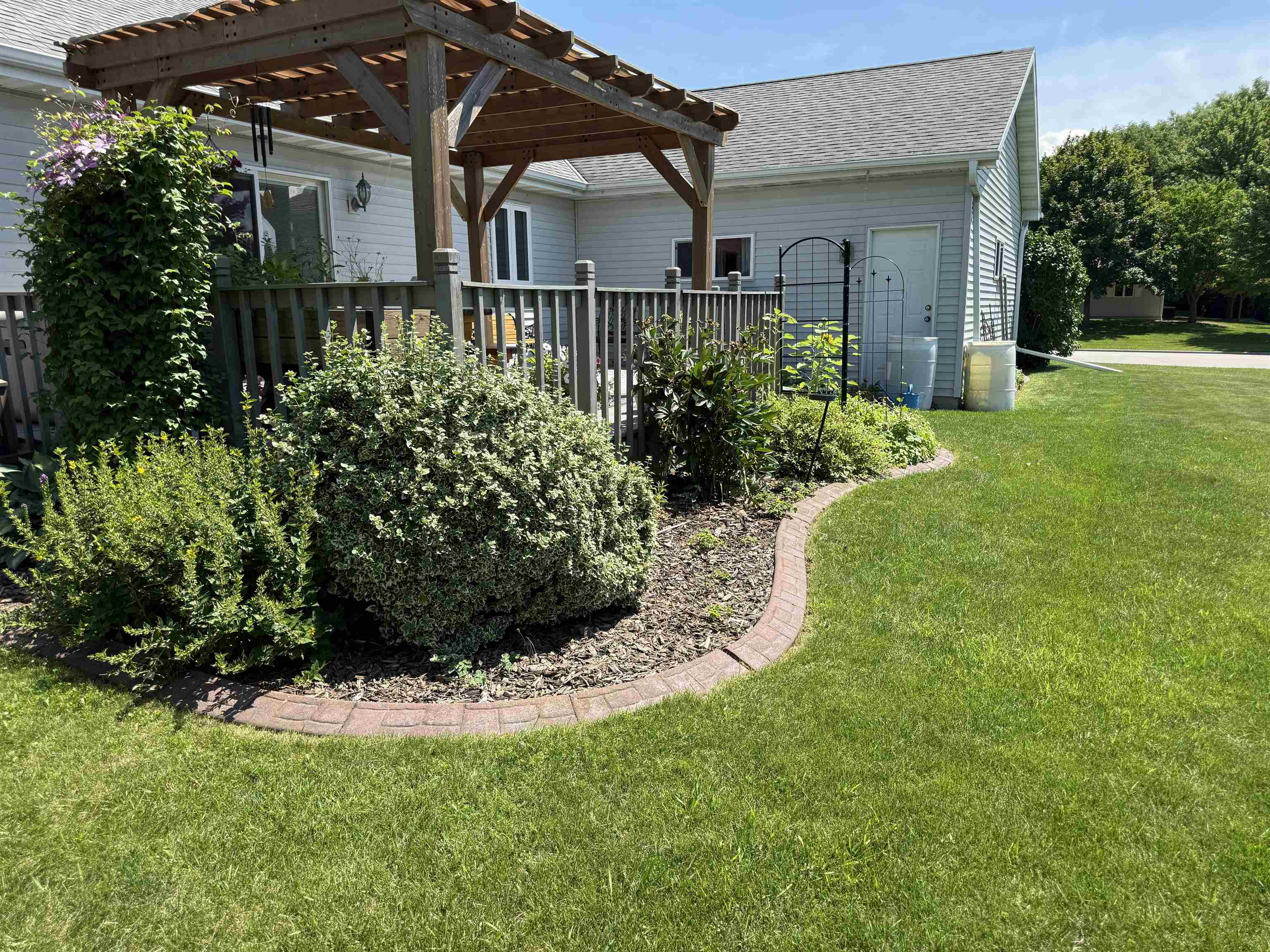 420 Longwood Ln, Wrightstown, WI 54180