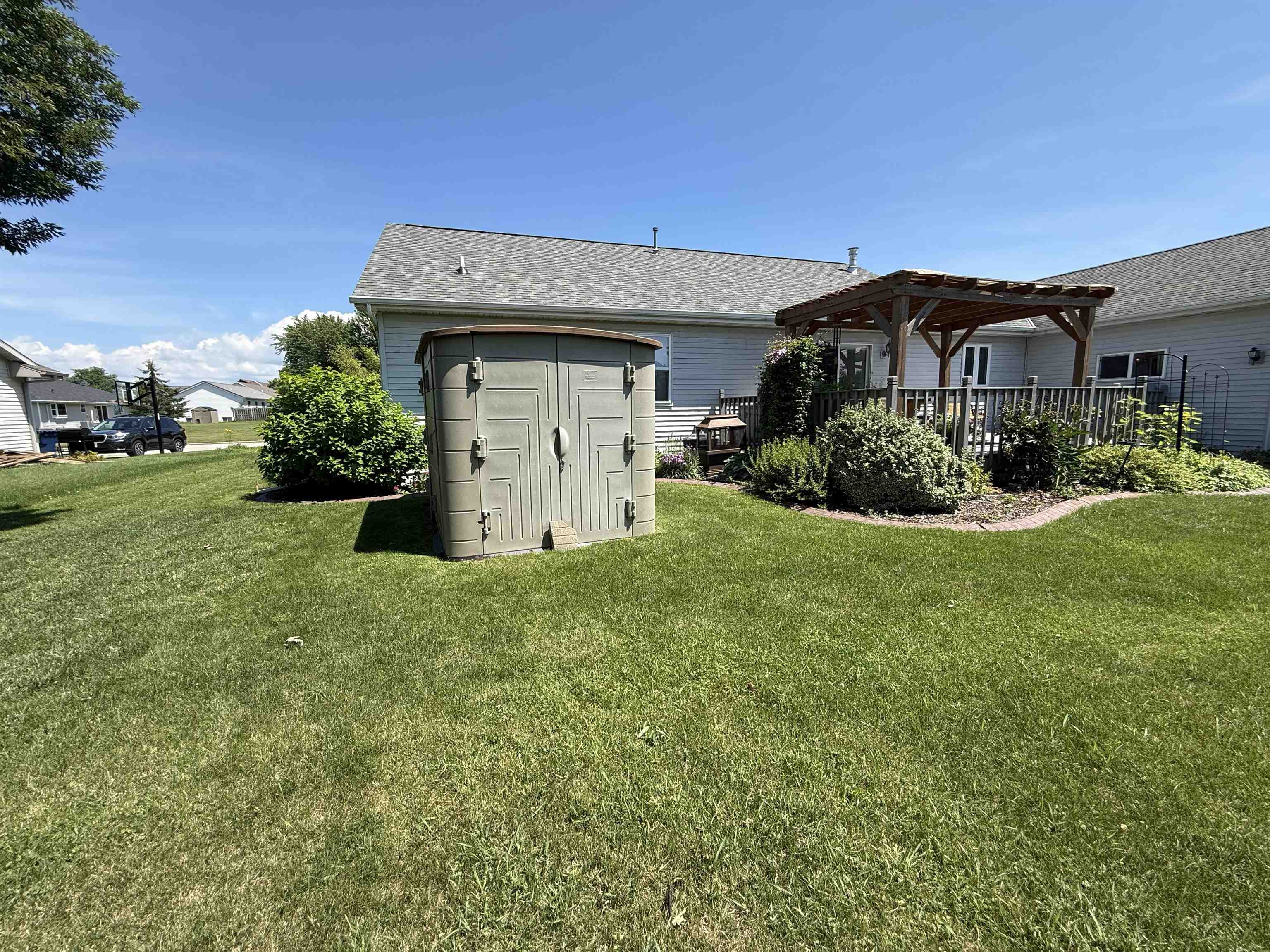 420 Longwood Ln, Wrightstown, WI 54180