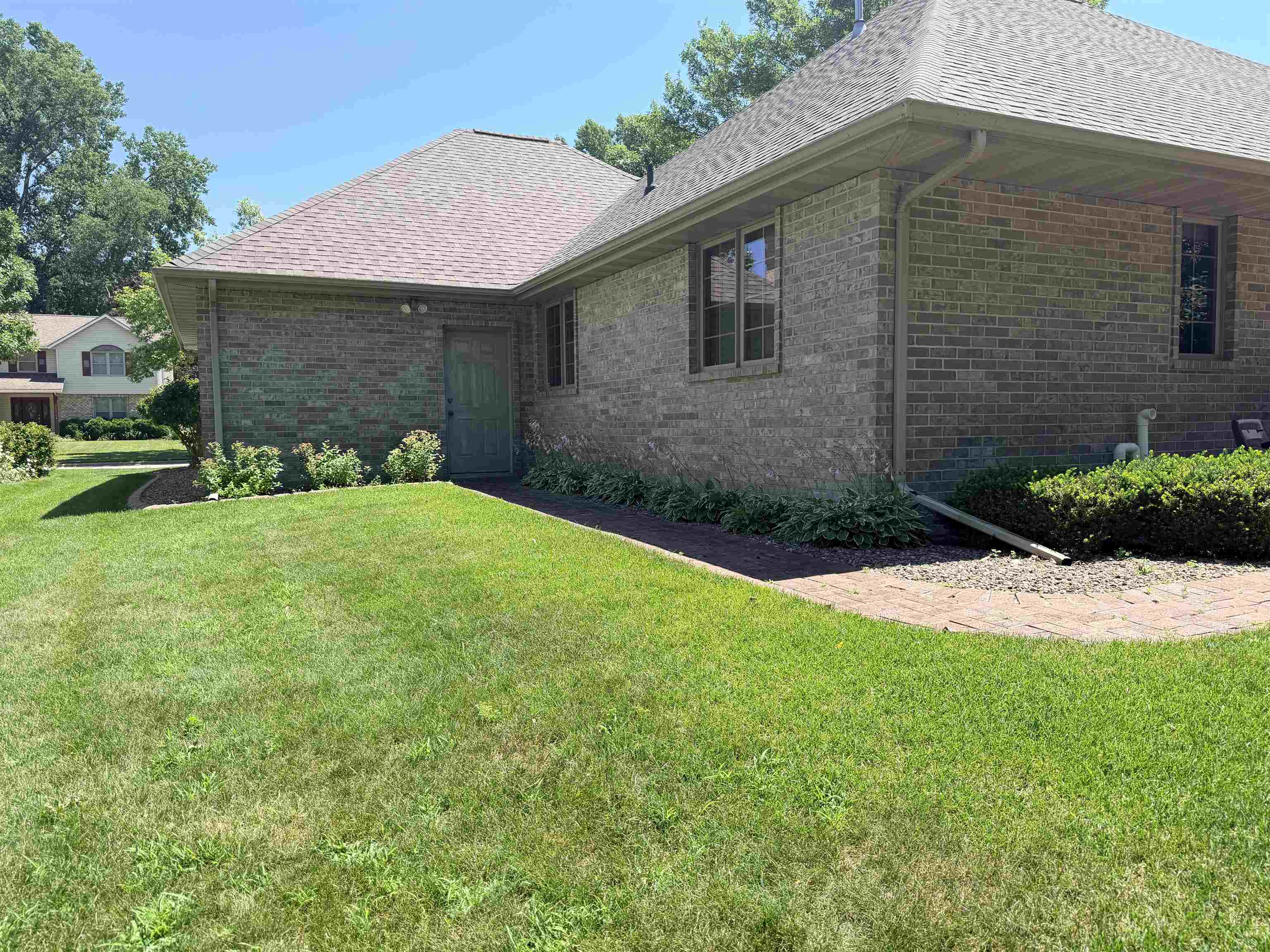 220 E Falcon Hill Way, Green Bay, WI 54302