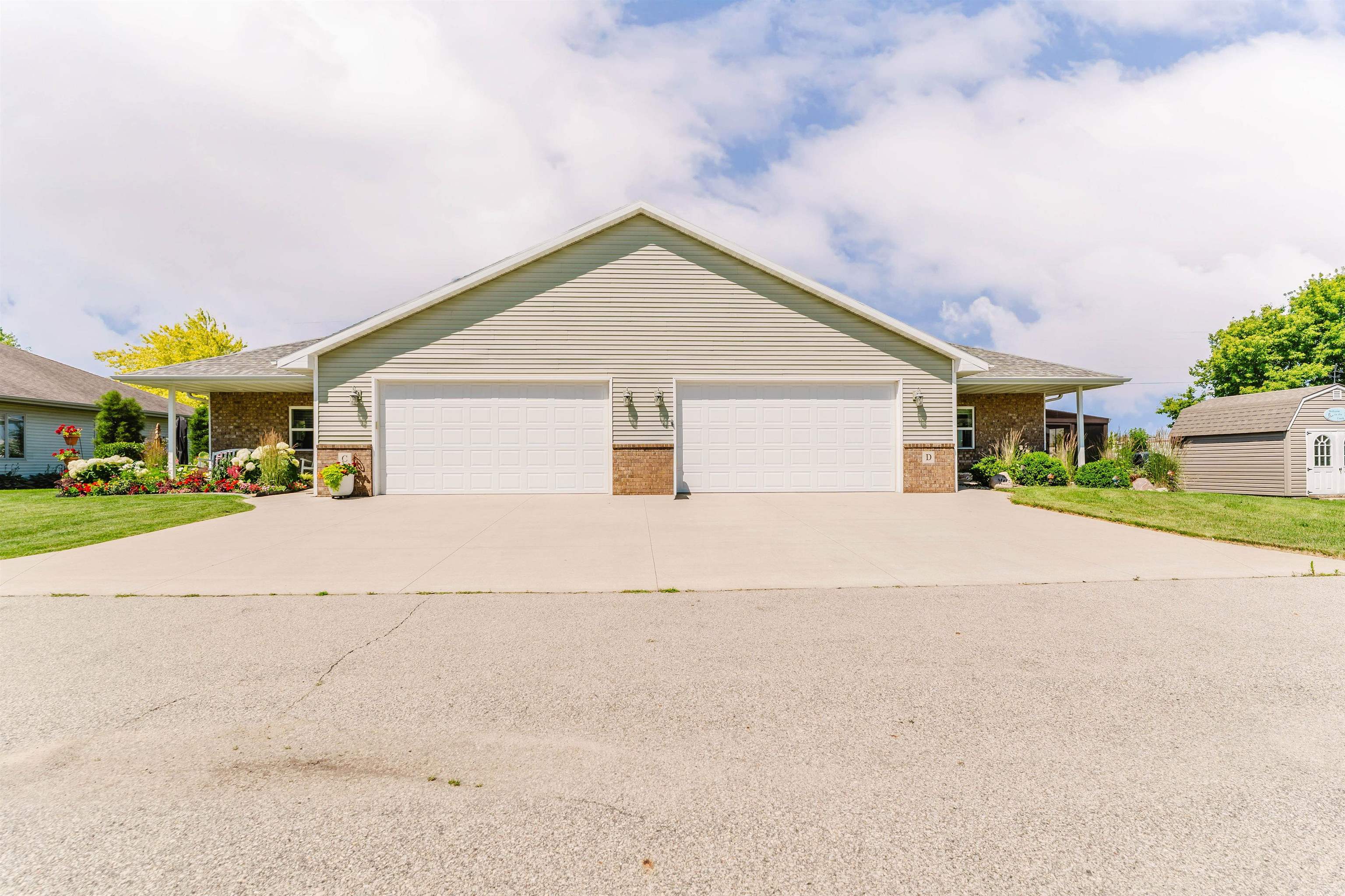 320D E Evergreen Dr, Kaukauna, WI 54130