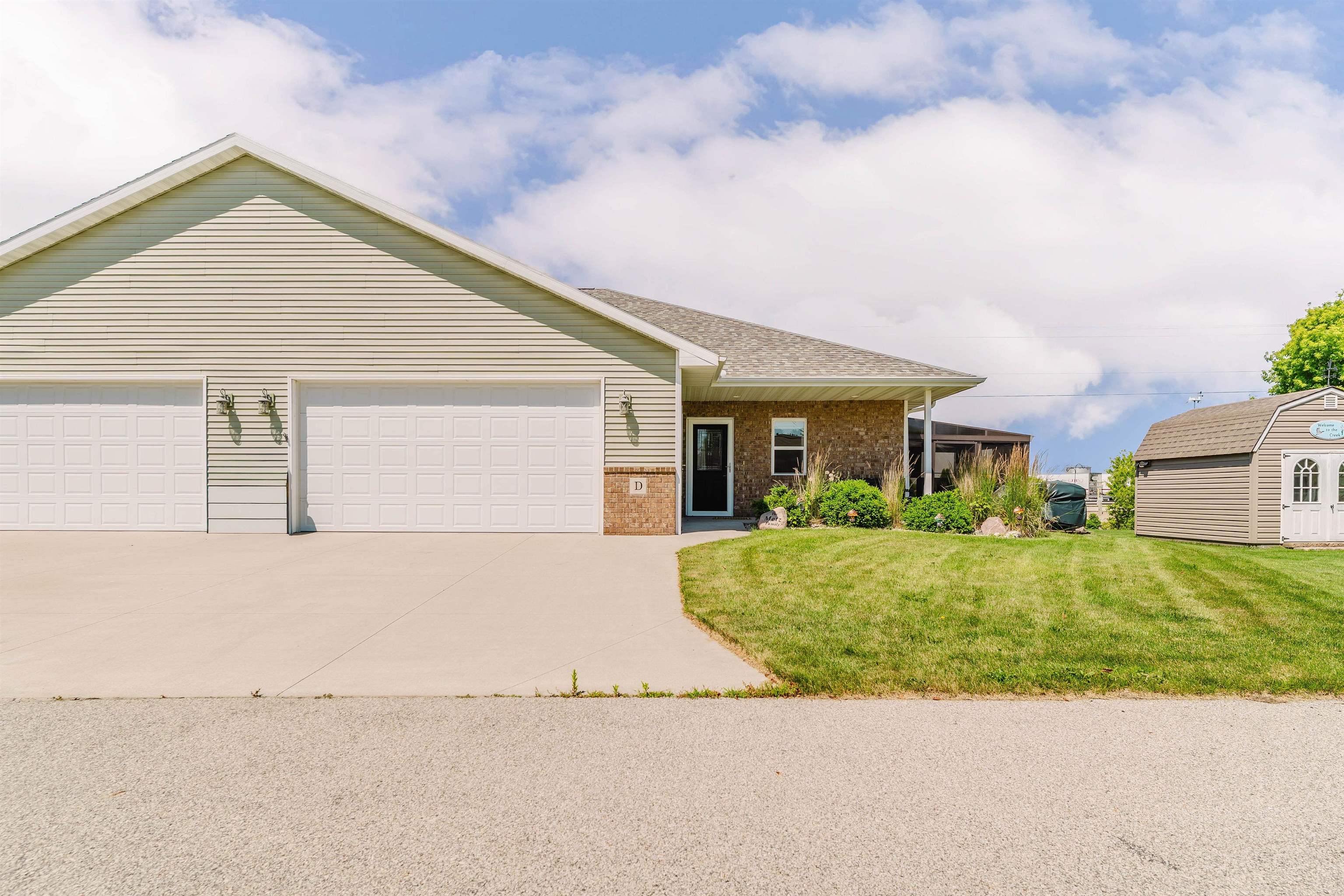 320D E Evergreen Dr, Kaukauna, WI 54130