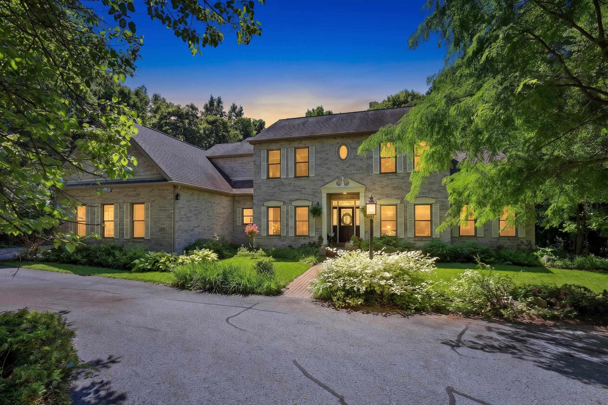 4950 Plummers Point Rd, Oshkosh, WI 54904-7048