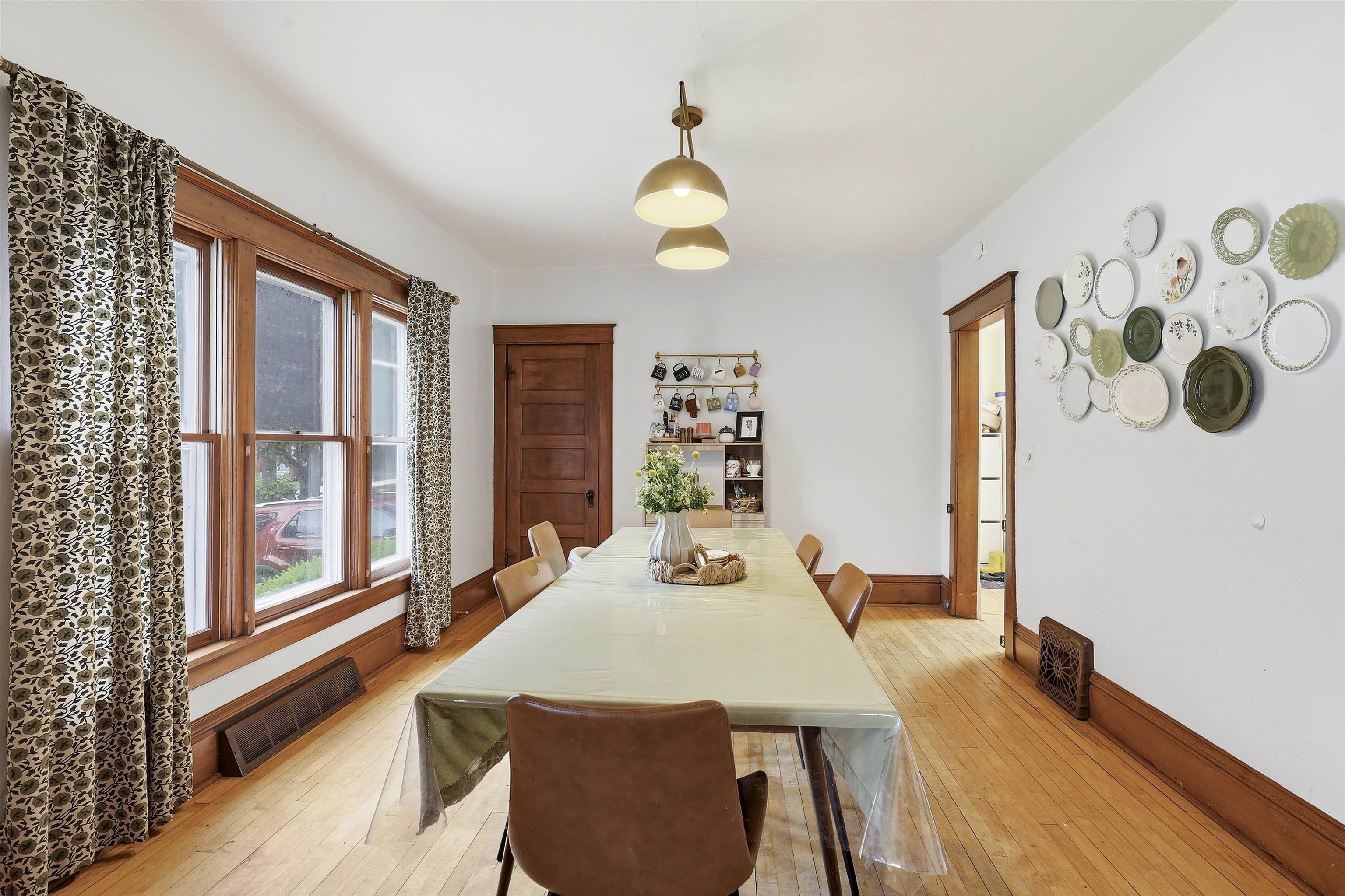 1044 Mt Vernon St, Oshkosh, WI 54901-3856