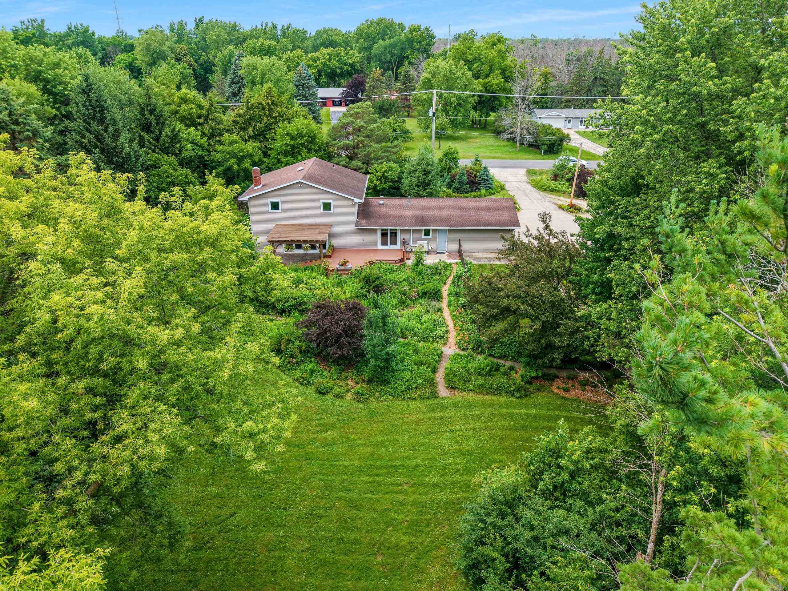 4351 Creamery Rd, De Pere, WI 54115