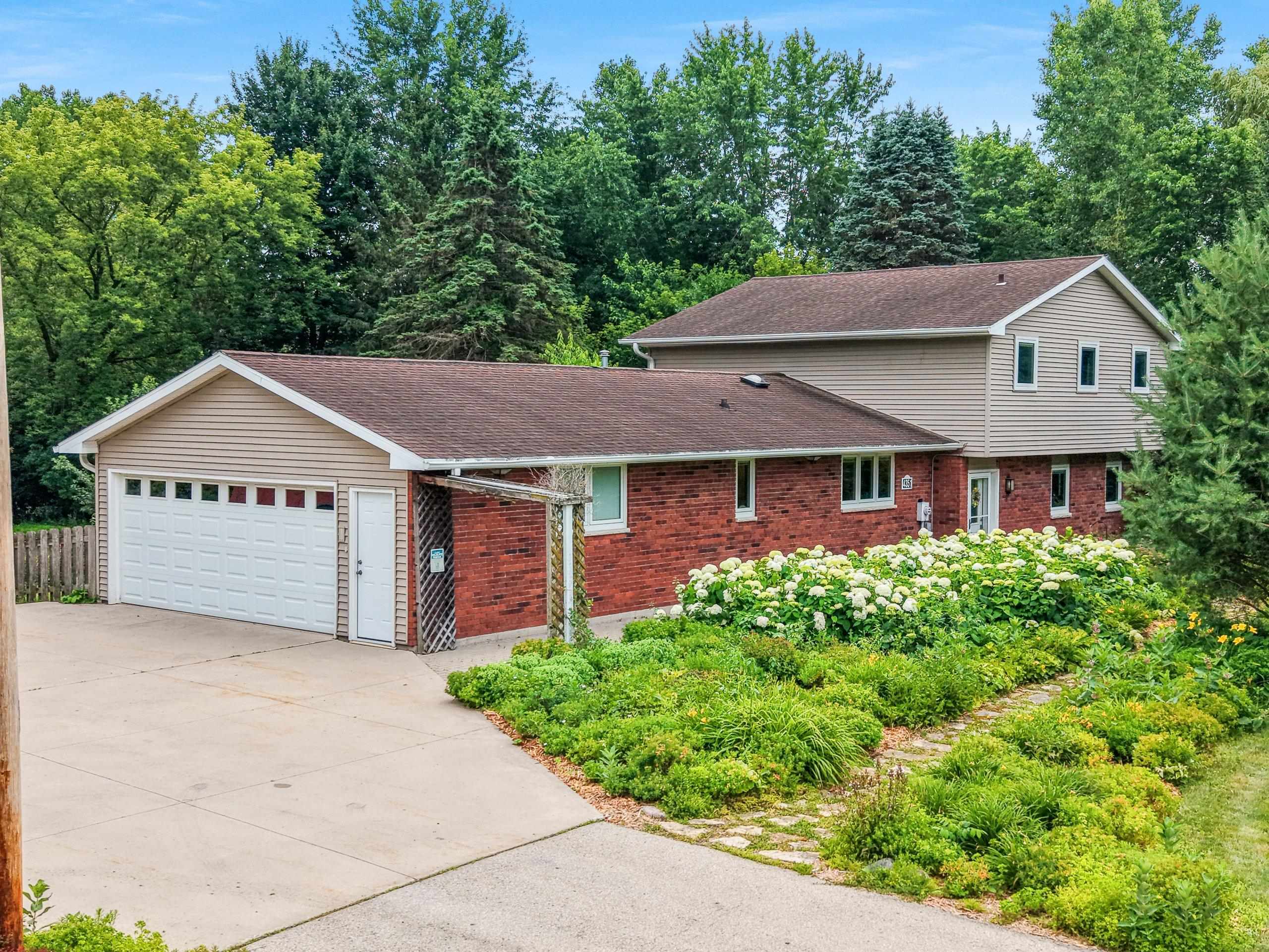 4351 Creamery Rd, De Pere, WI 54115