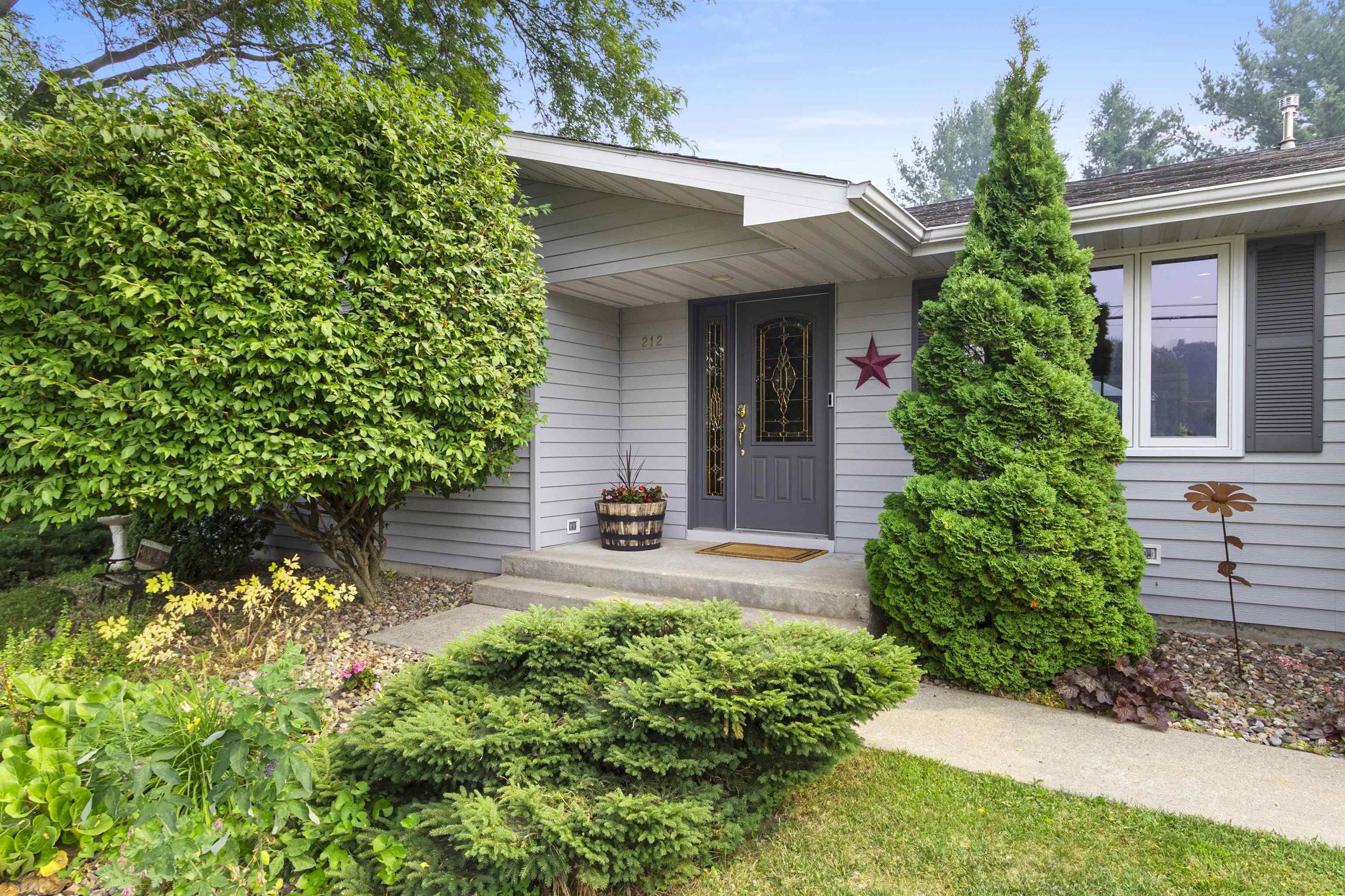 212 Madison St, Oconto, WI 54153