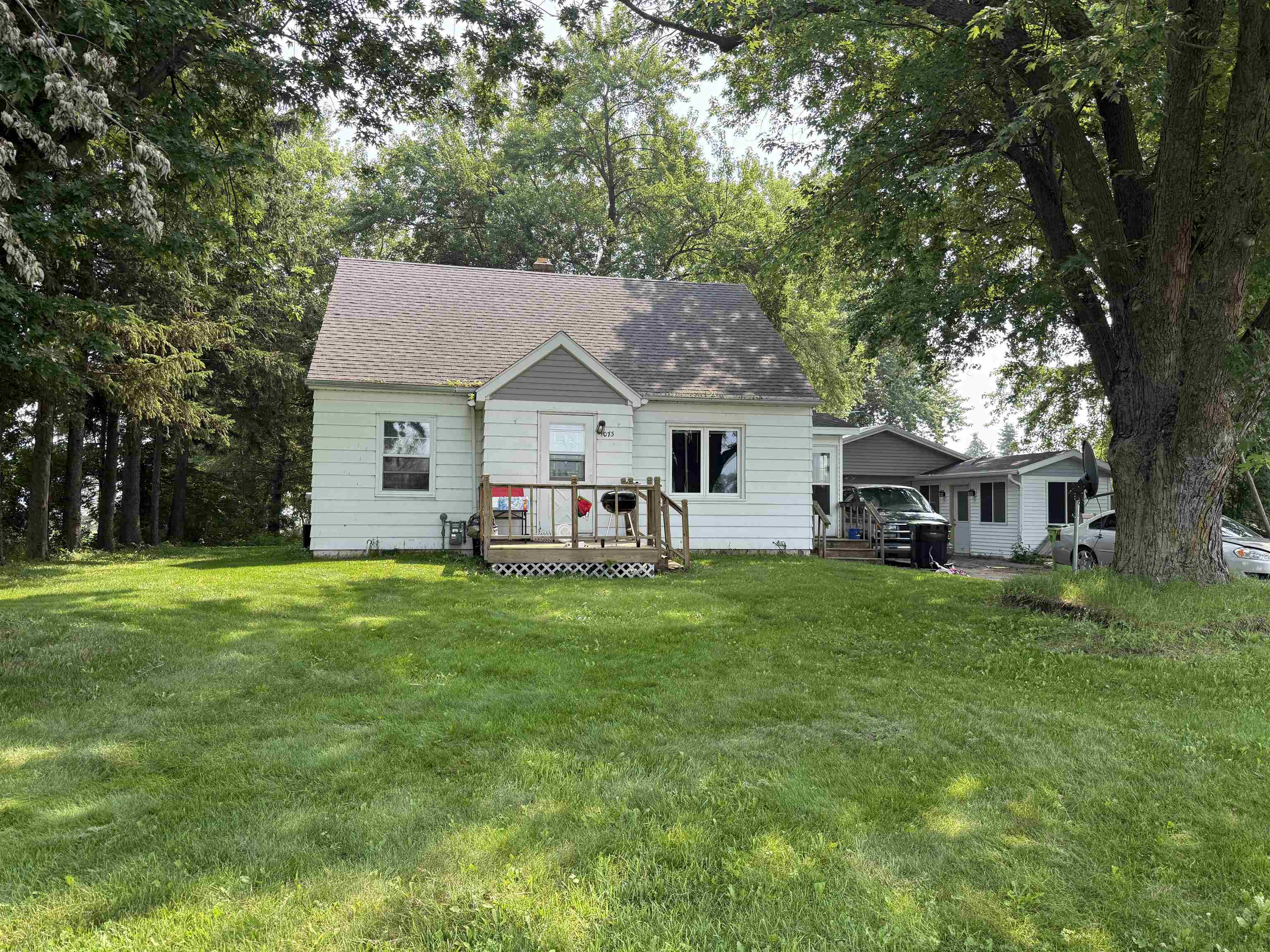 1073 Phillips Rd, Green Bay, WI 54311