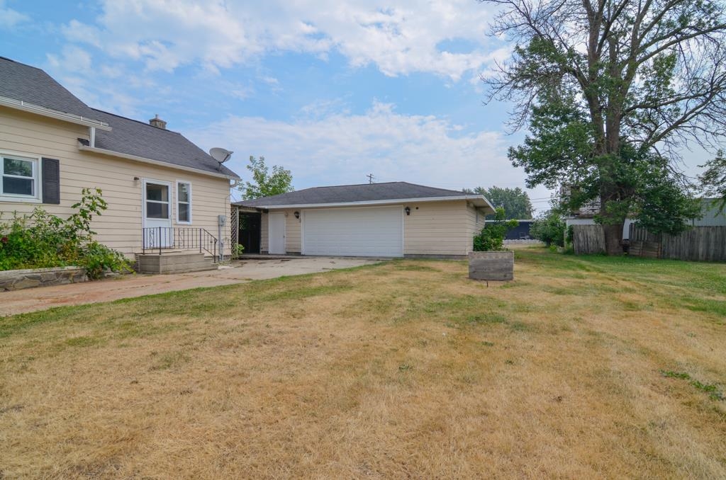 238 Michigan Ave, Oconto, WI 54153